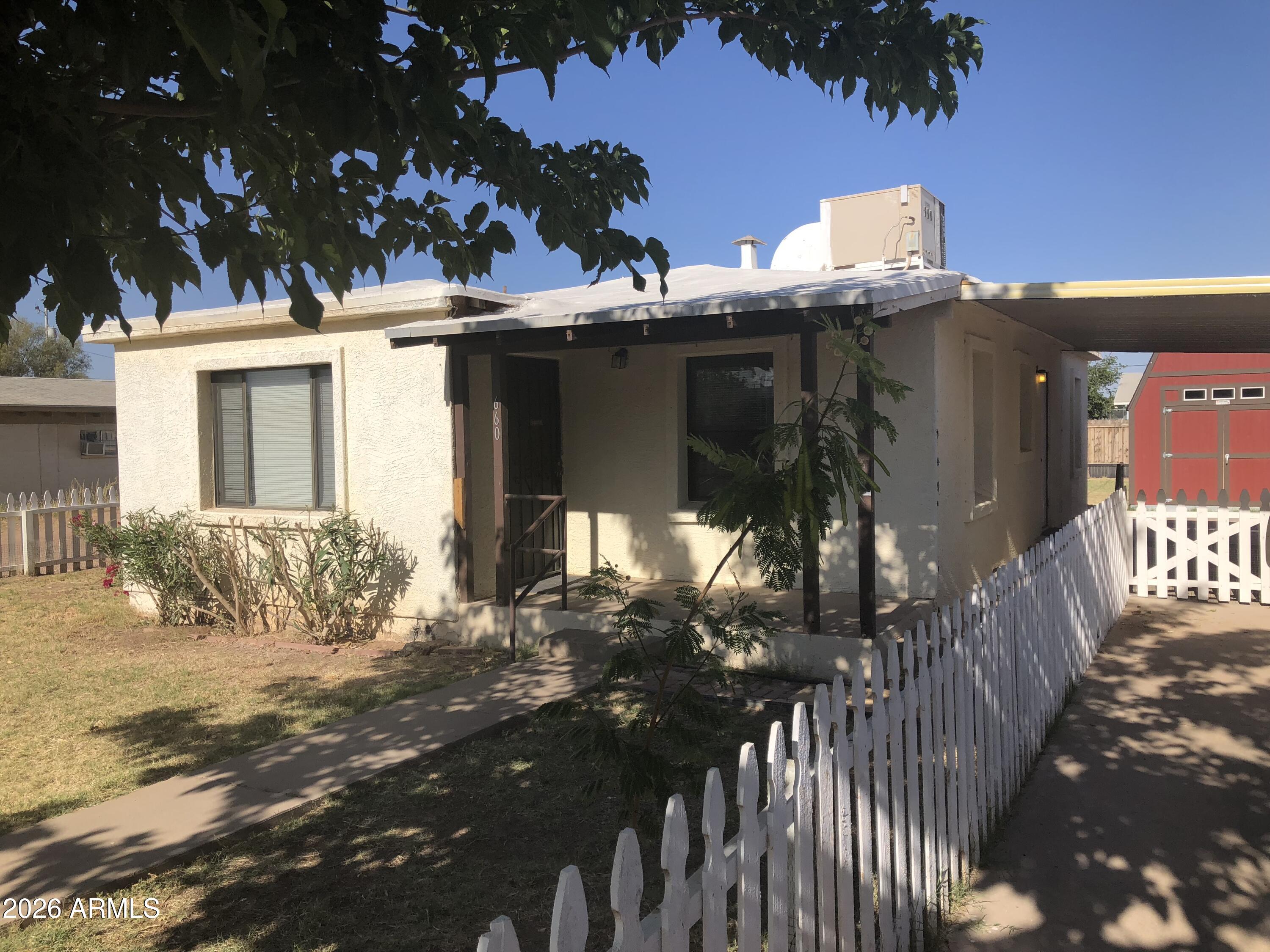 660 N 7th Place — photo