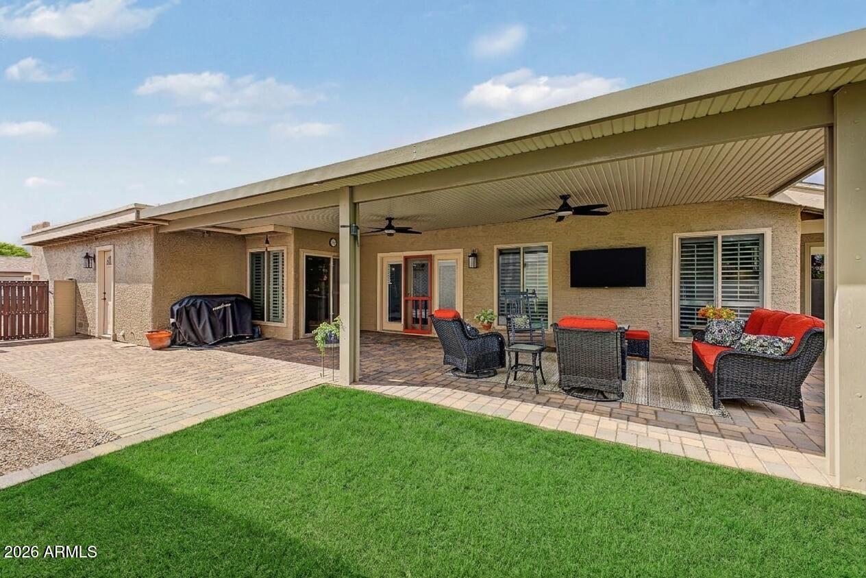 10410 E East Drive — photo