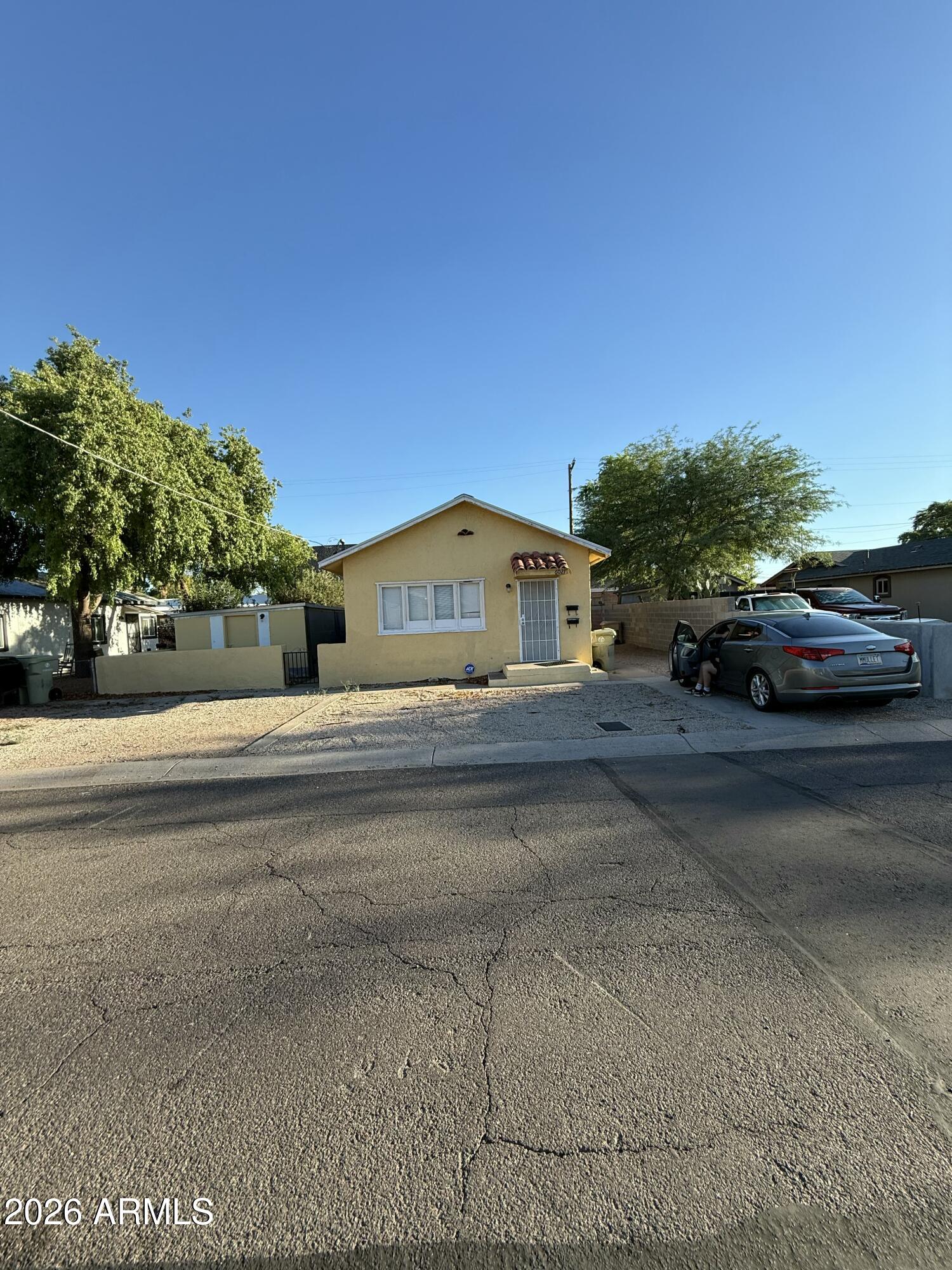 6021 W Gardenia Avenue Unit B — photo