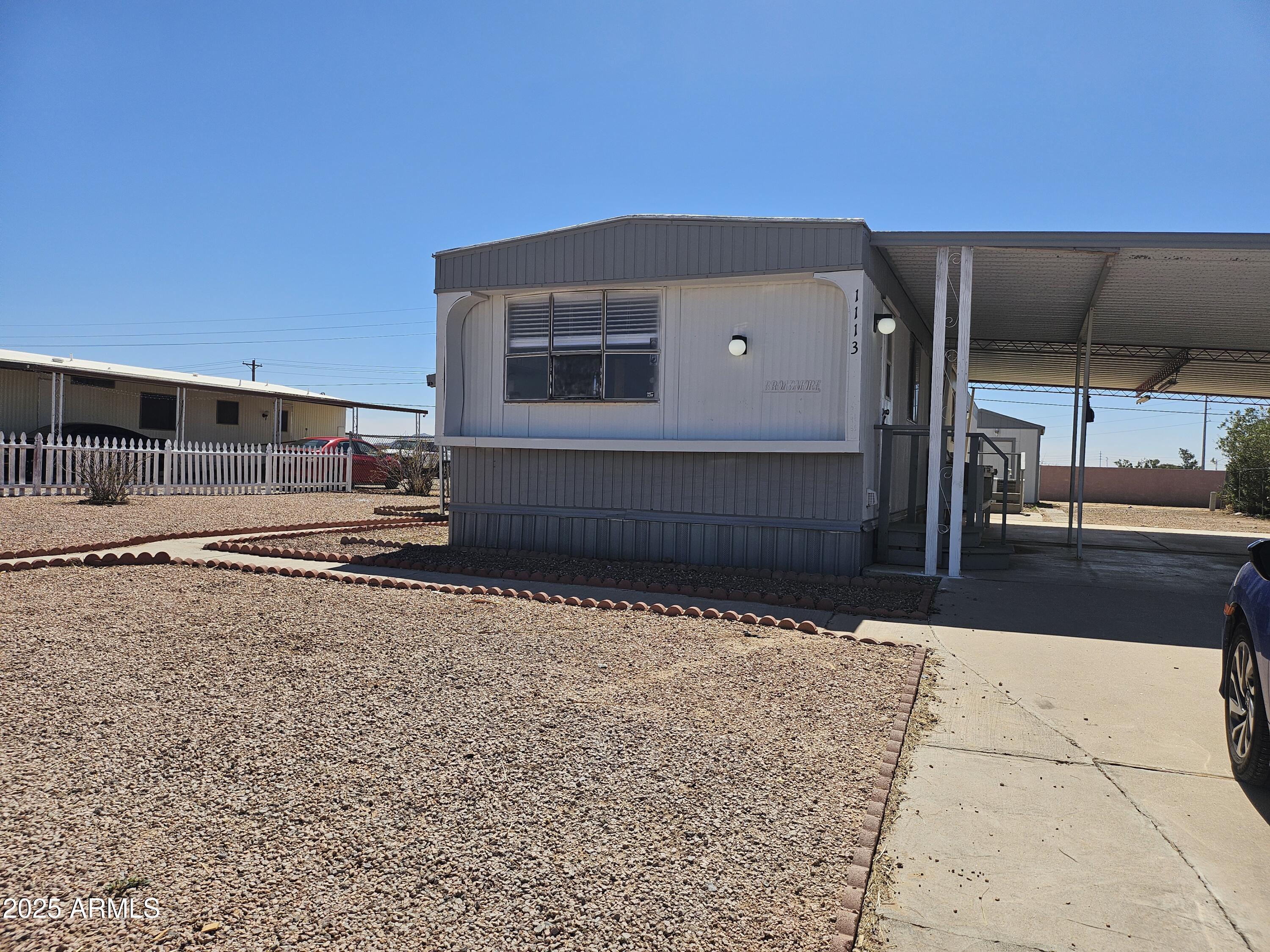 1113 W Corinthian Circle — photo