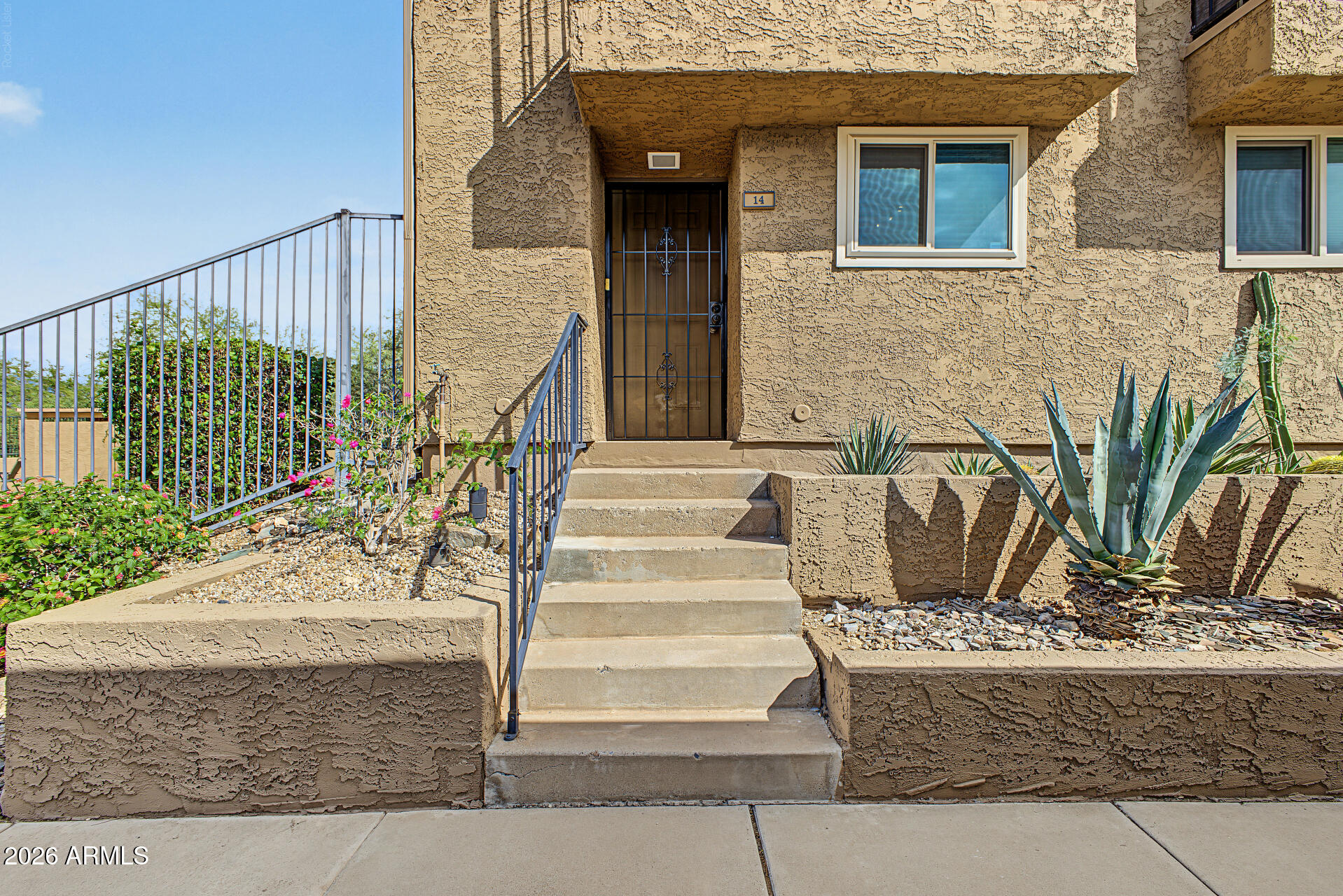 1545 E Sahuaro Drive Unit 14 — photo