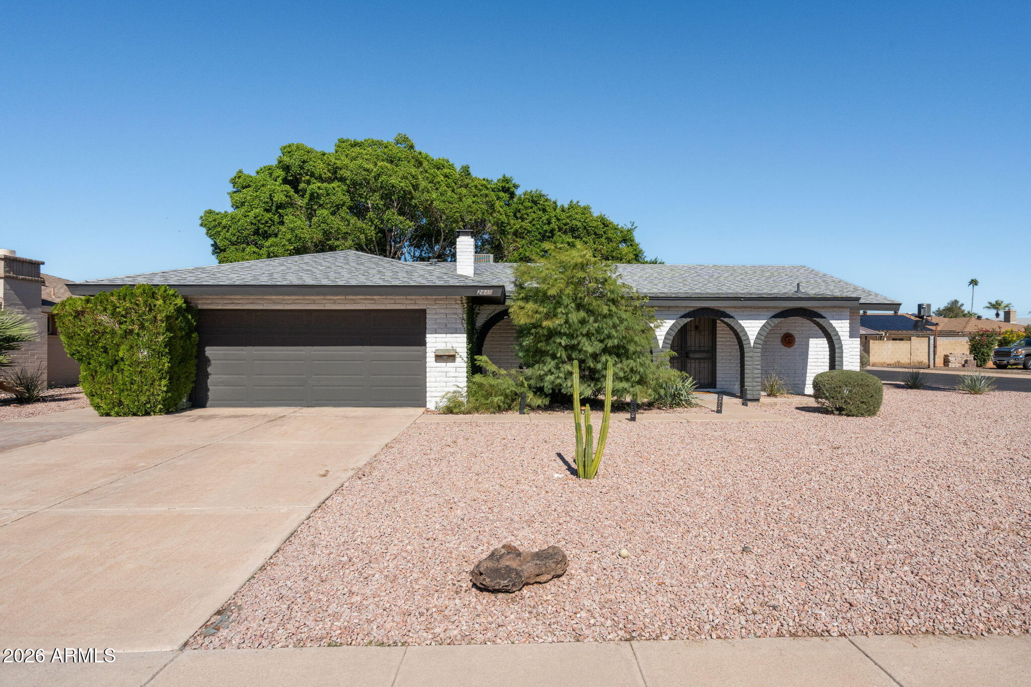 2448 E Fairmont Drive — photo
