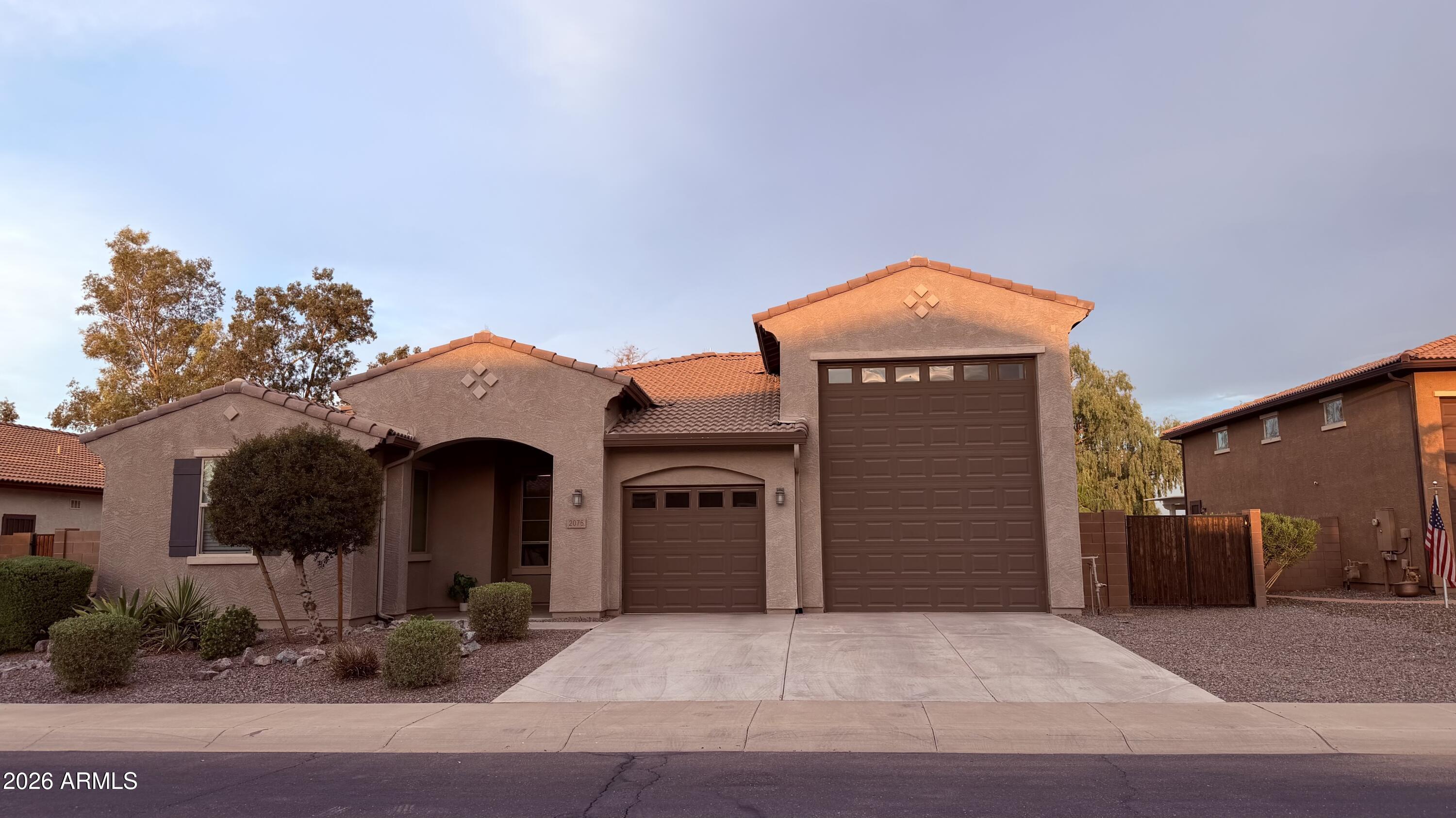 2076 N Saint Andrews Drive — photo