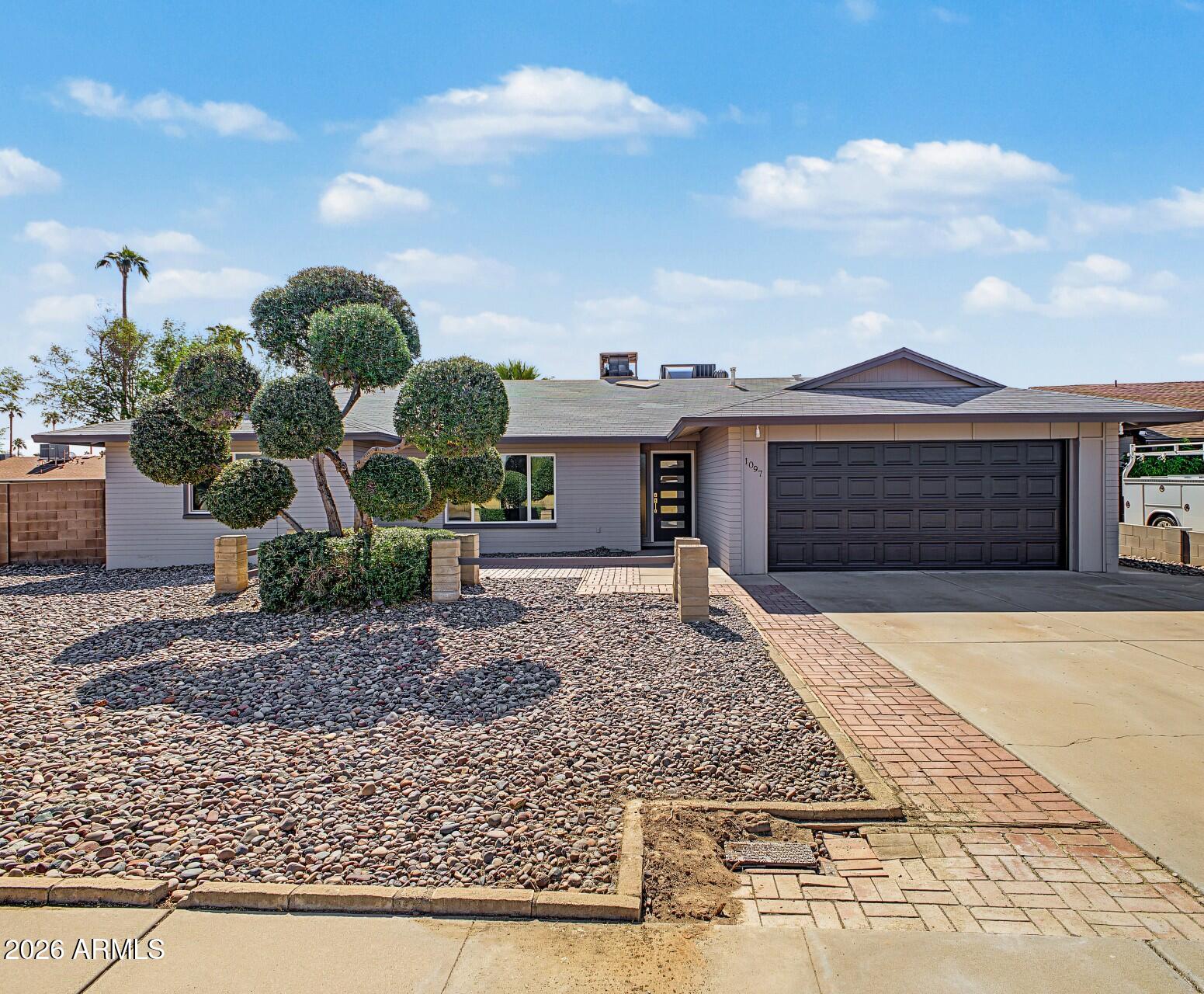 1097 E Carter Drive — photo