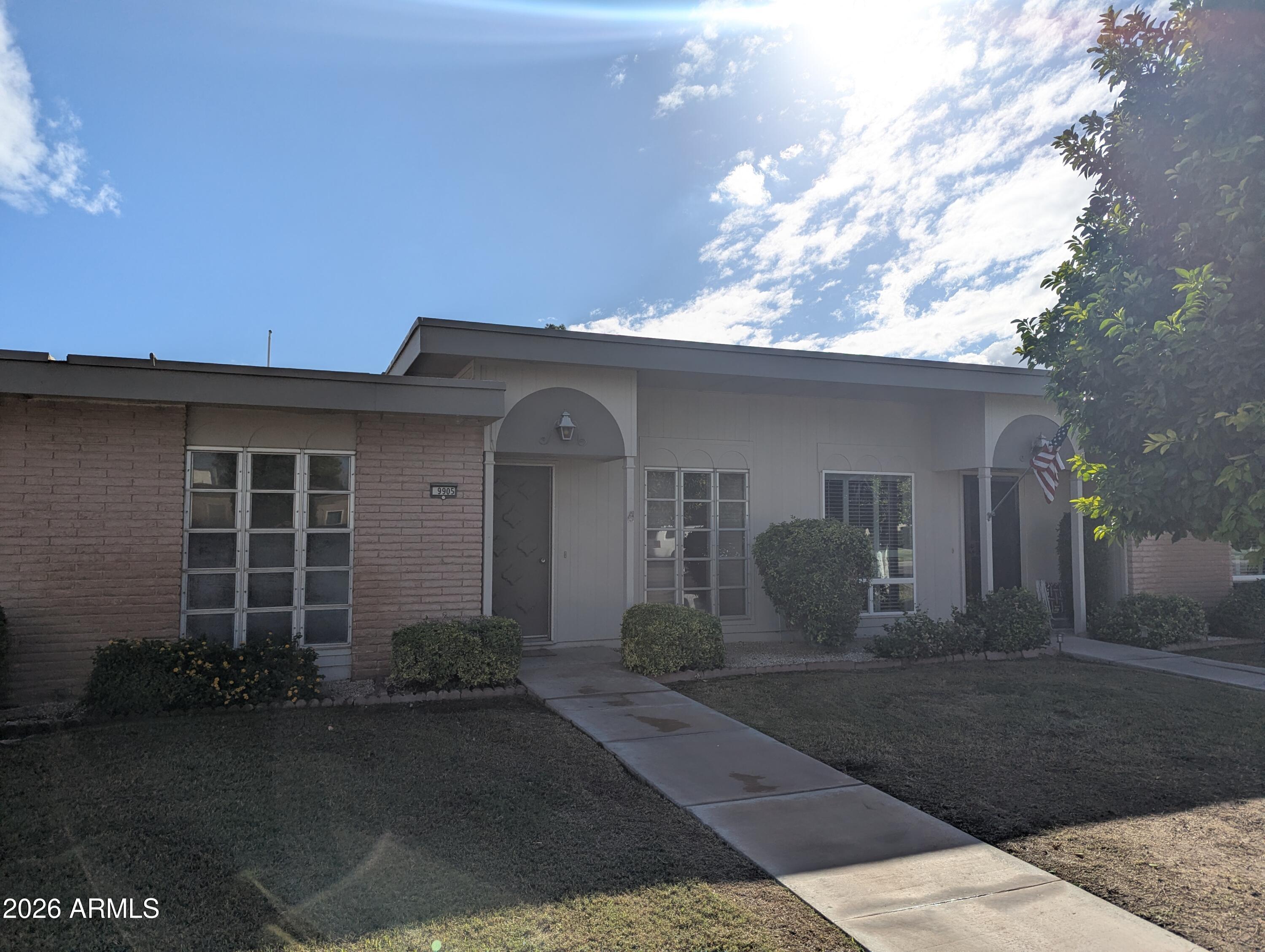 9905 W Hawthorn Drive — photo