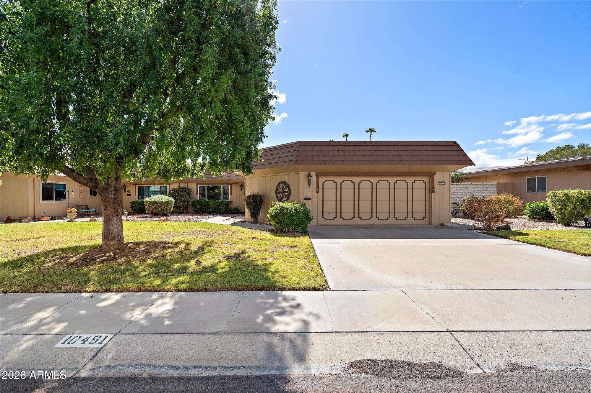 10461 W Hutton Drive — photo