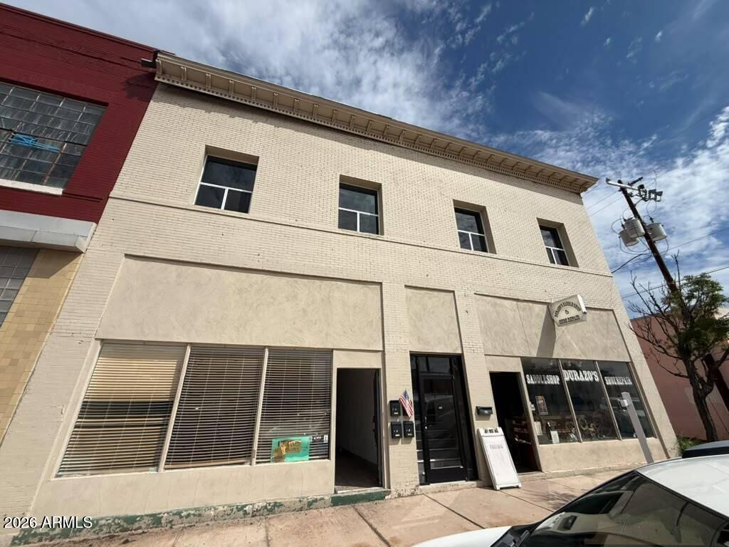 532 E 11th Street — photo