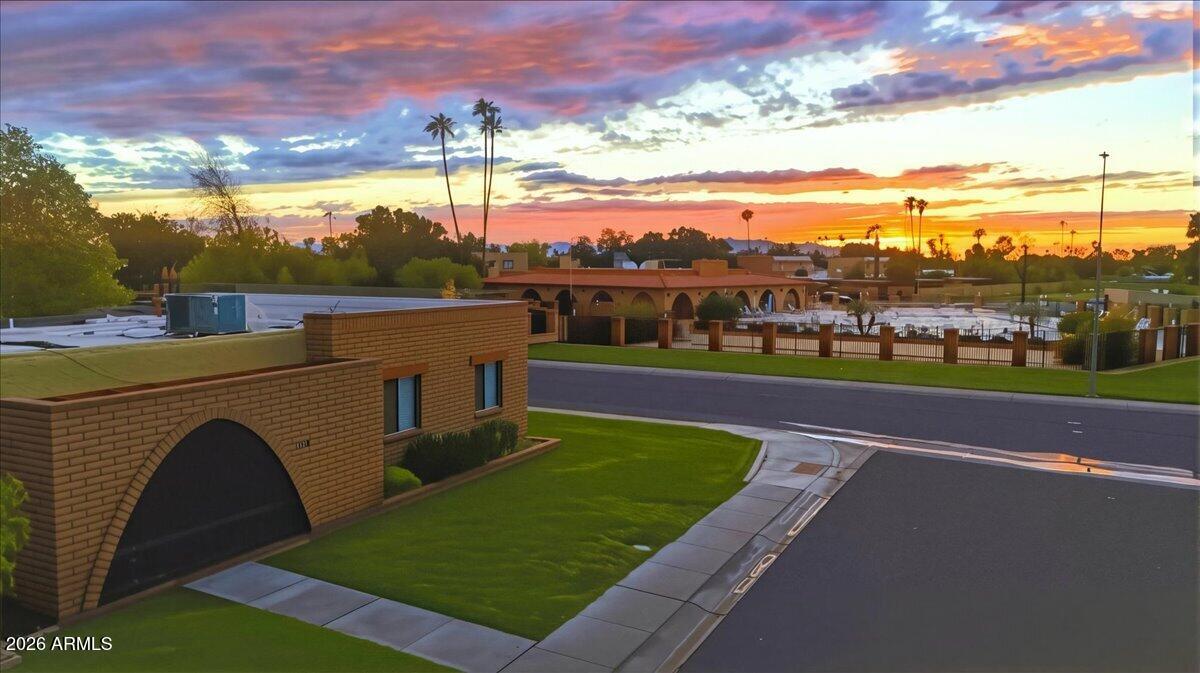 2139 E Ellis Drive — photo