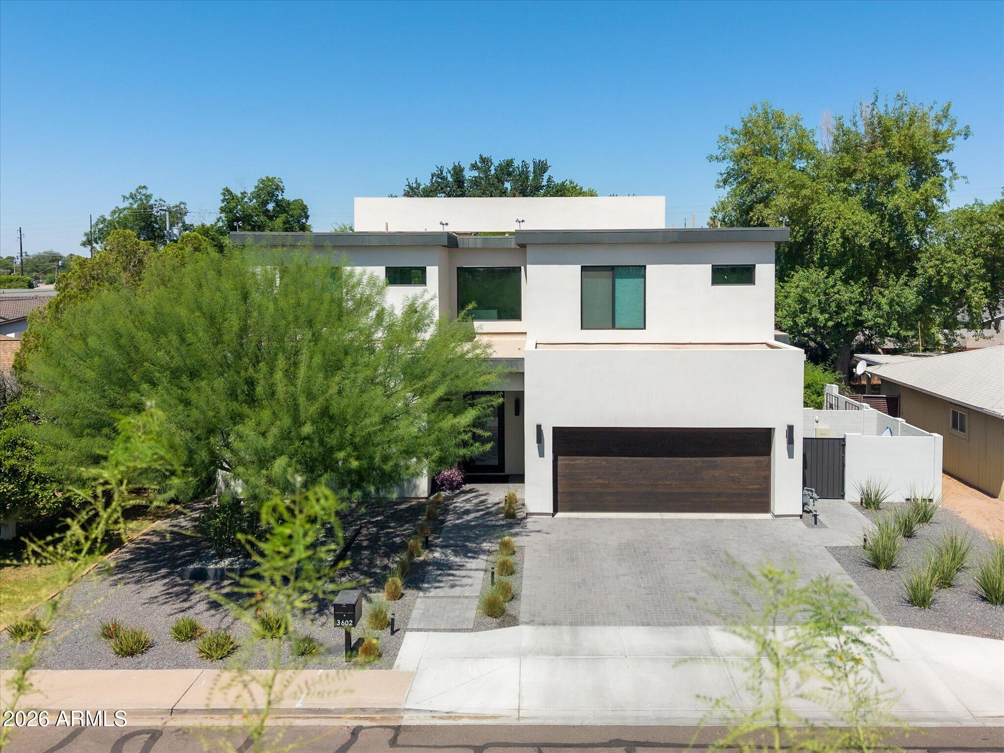 3602 N Navajo Trail — photo