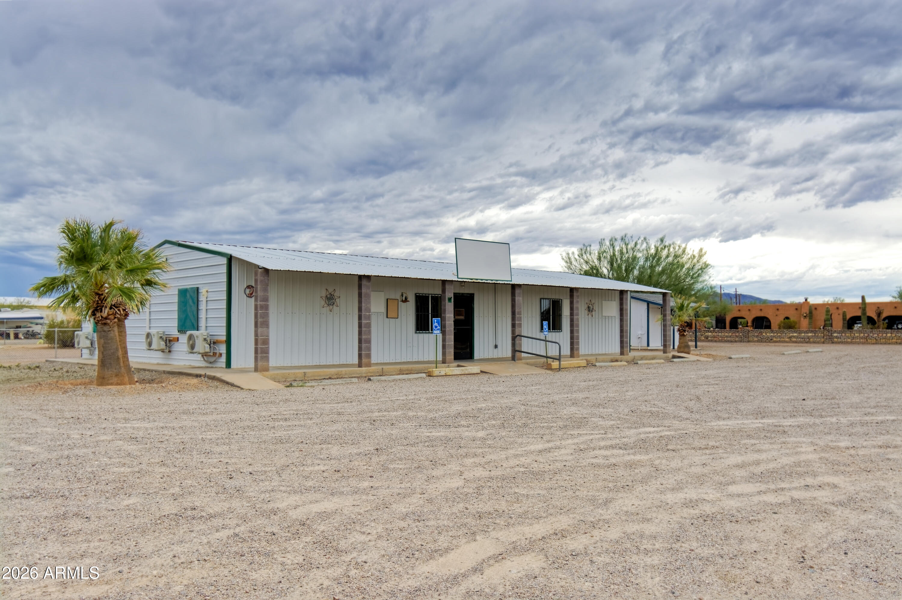735 W Cowell Street — photo