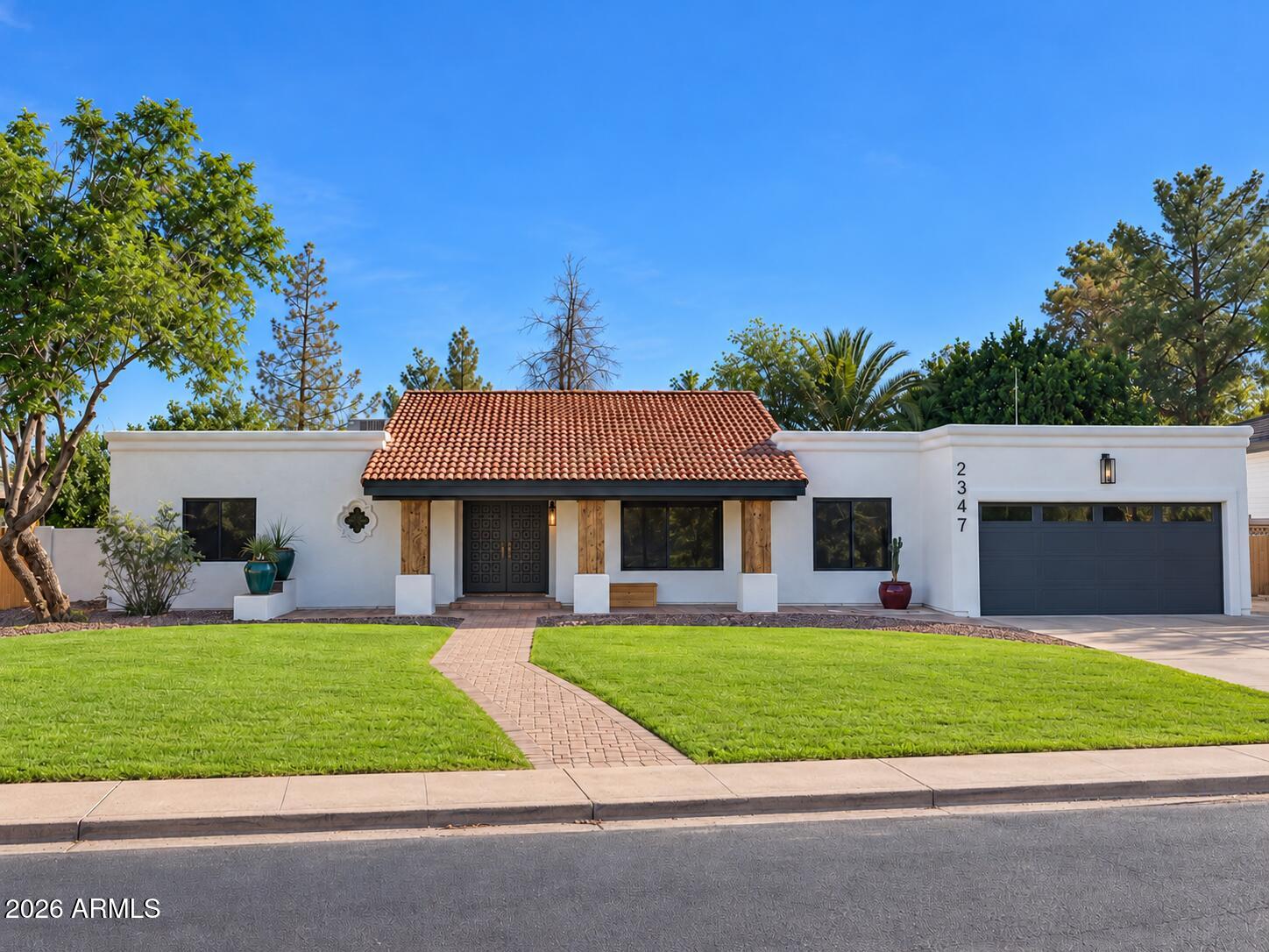 2347 E Jasmine Street — photo