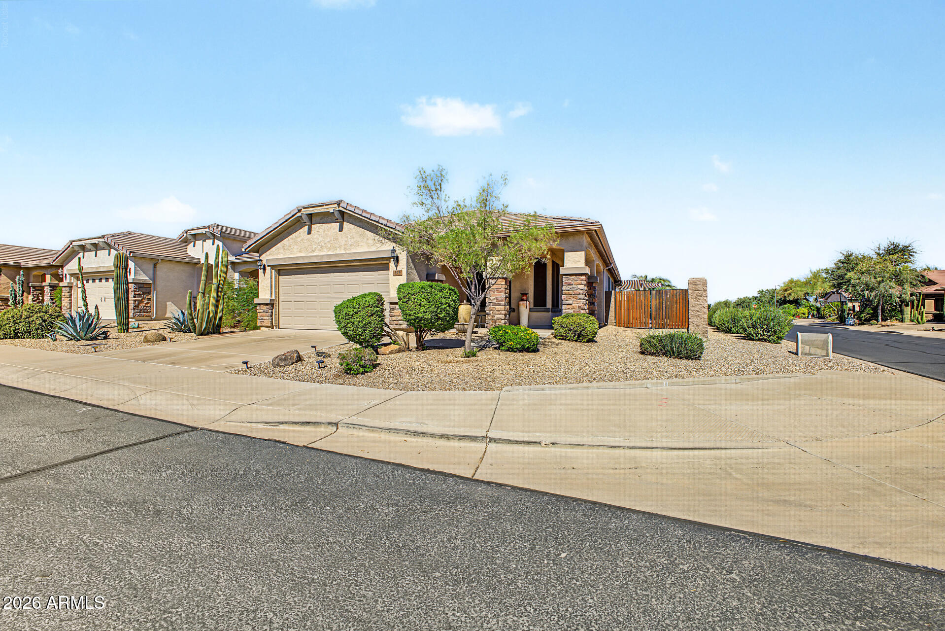 168 W Ironhorse Lane — photo