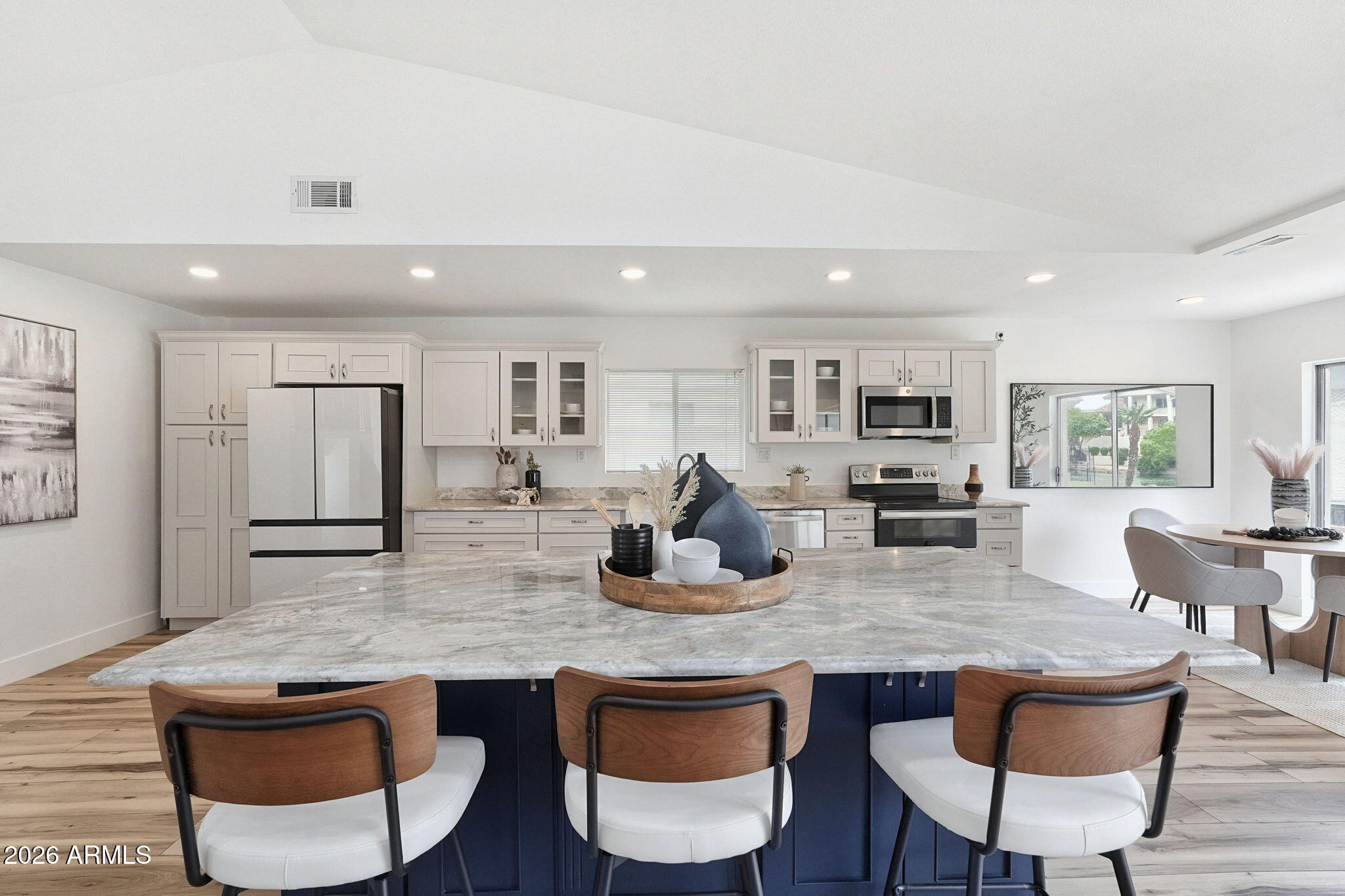 978 E Driftwood Drive — photo