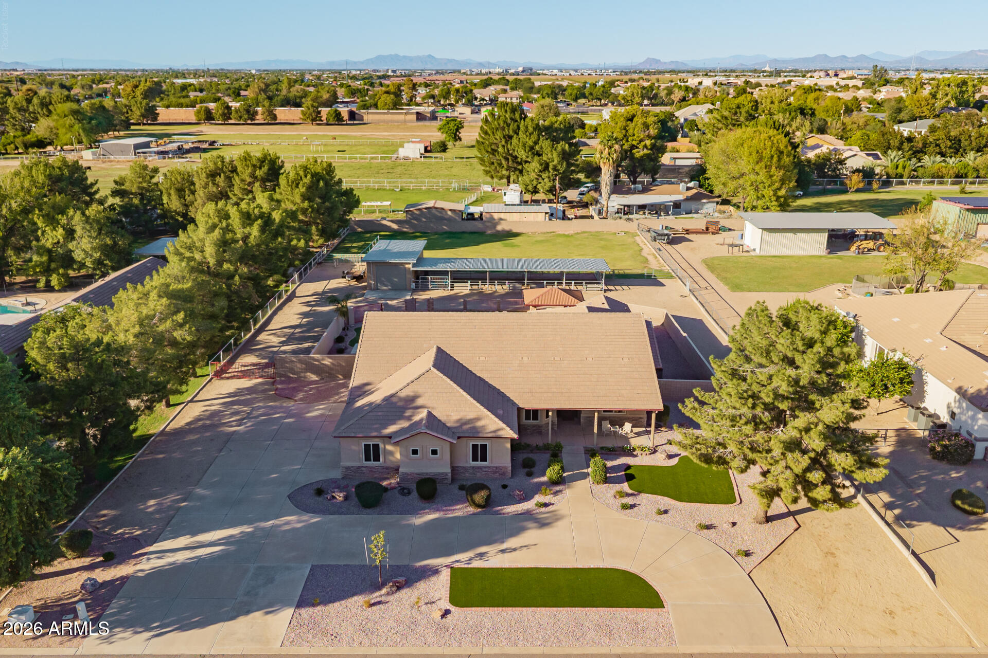1744 E Country Lane — photo