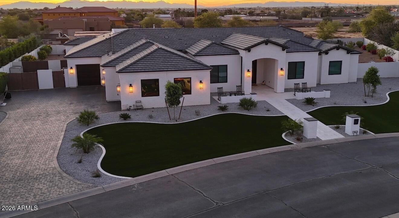7462 S McCormick Way — photo