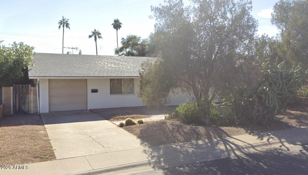 223 E Geneva Drive — photo