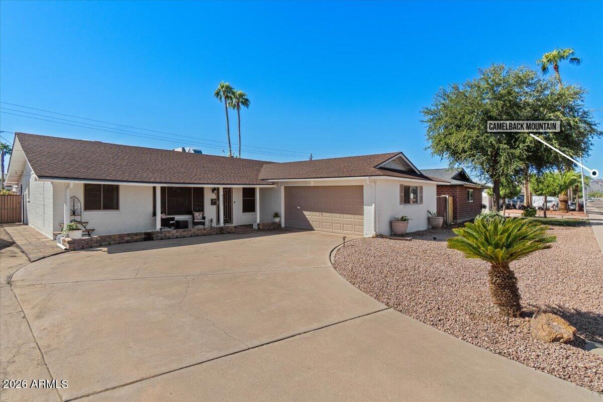 8725 E Jackrabbit Road — photo