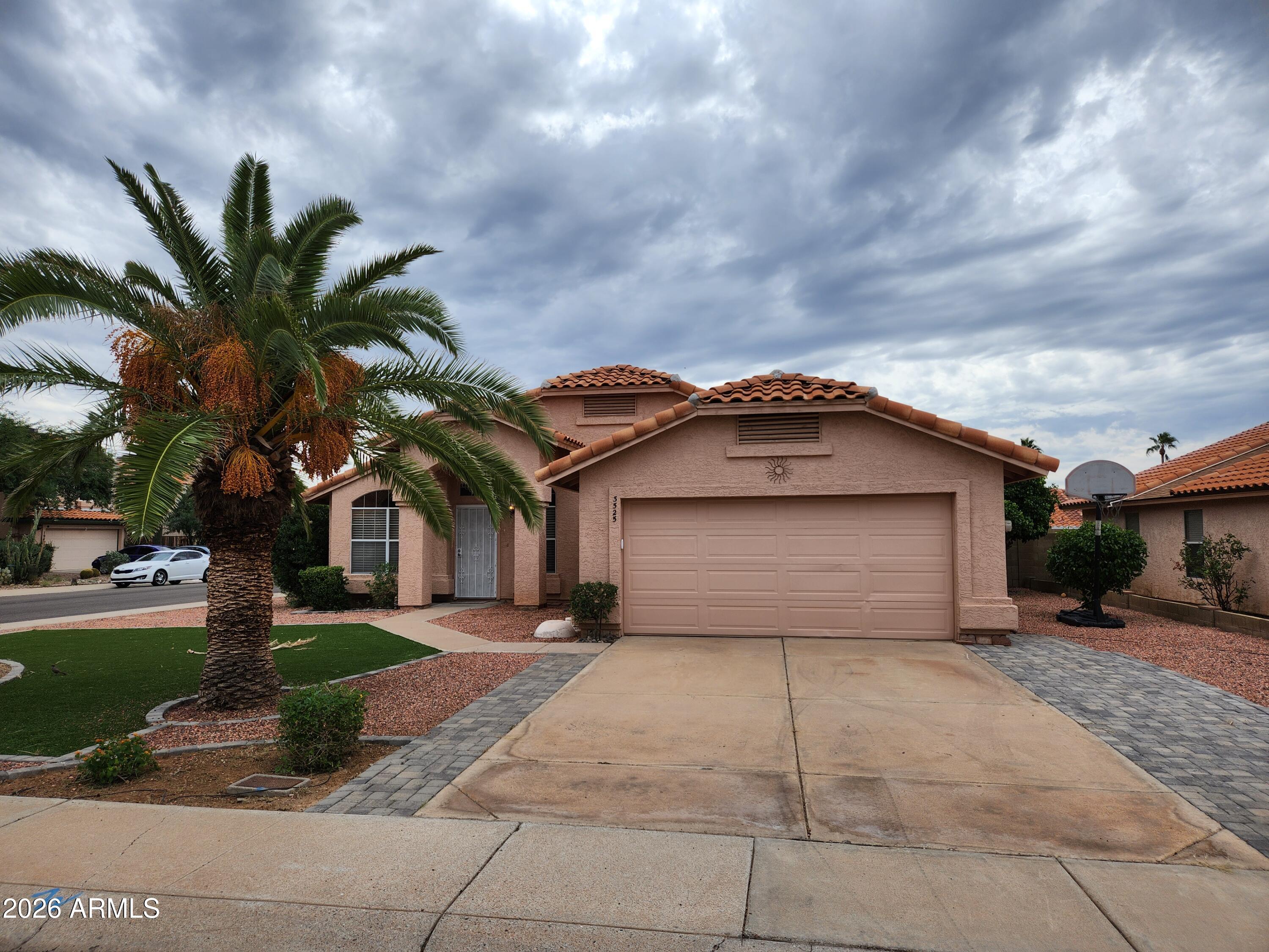 3525 E Wickieup Lane — photo