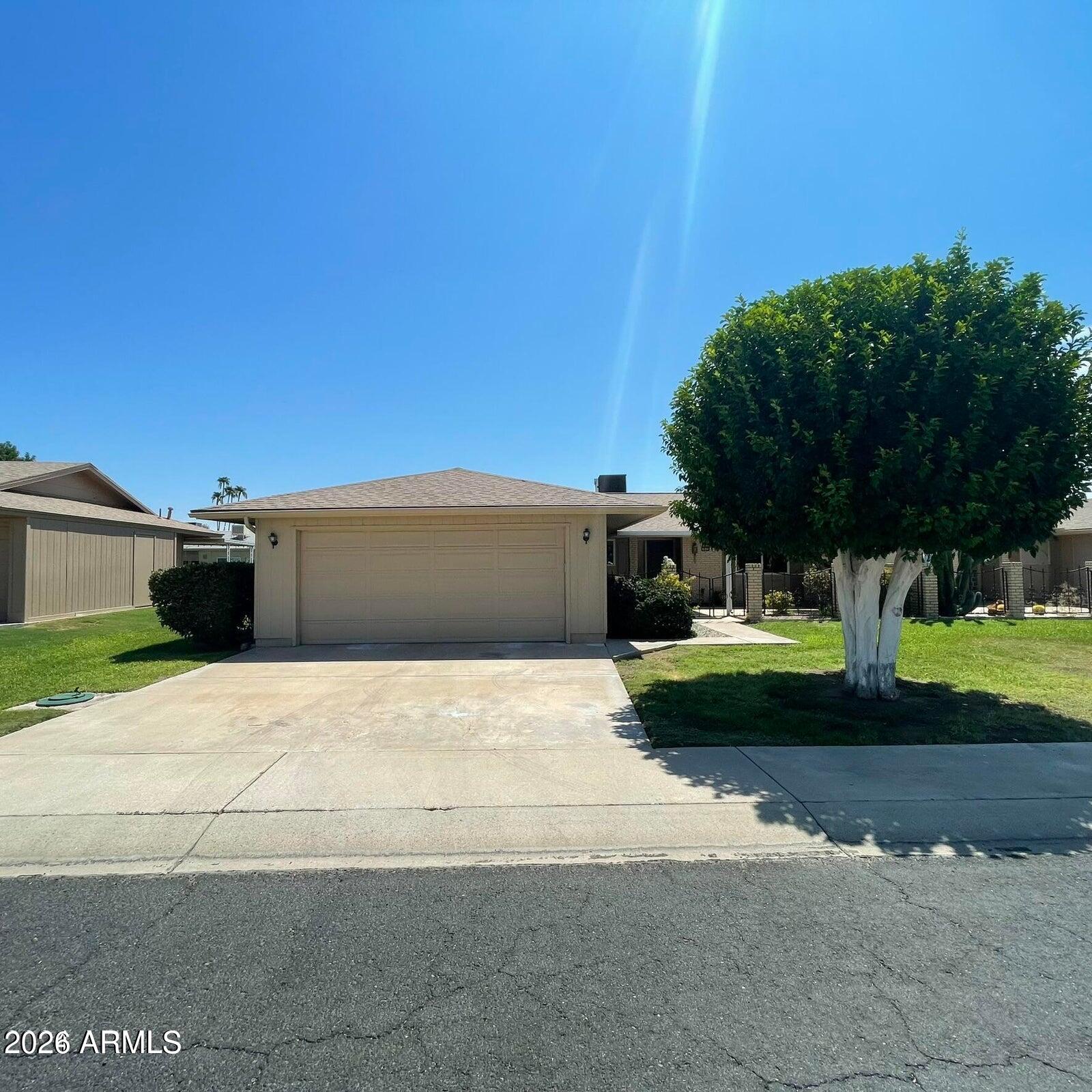 10524 W Saratoga Circle — photo
