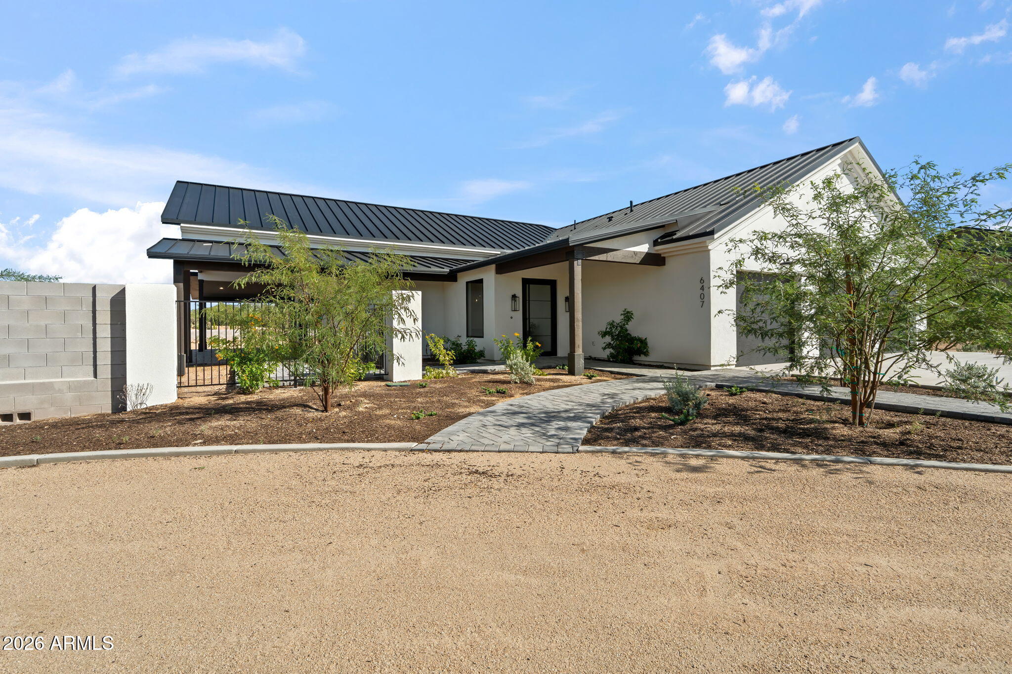 6407 E Lowden Road — photo