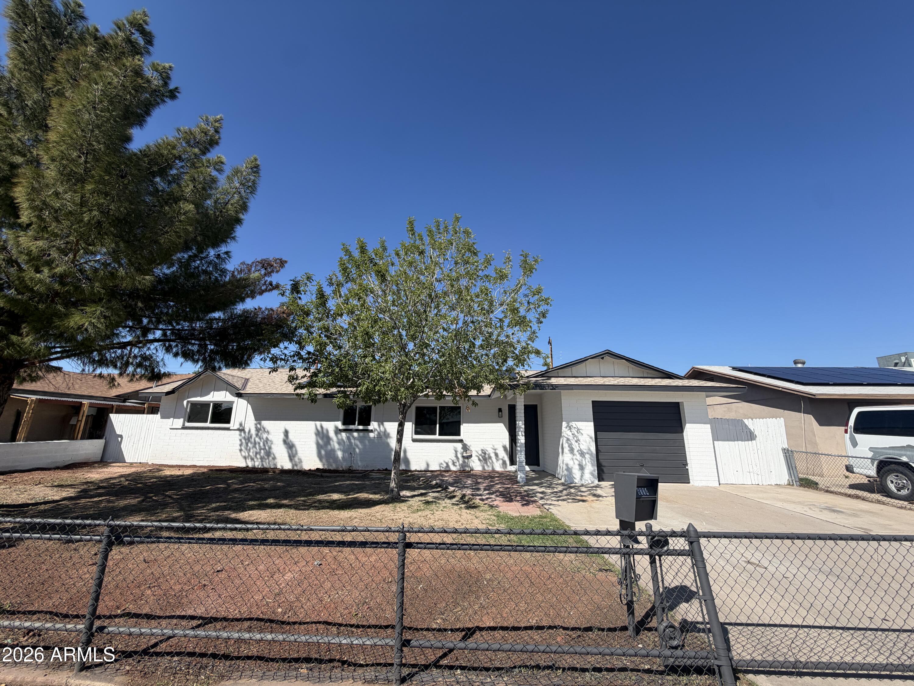 6114 W Avalon Drive — photo