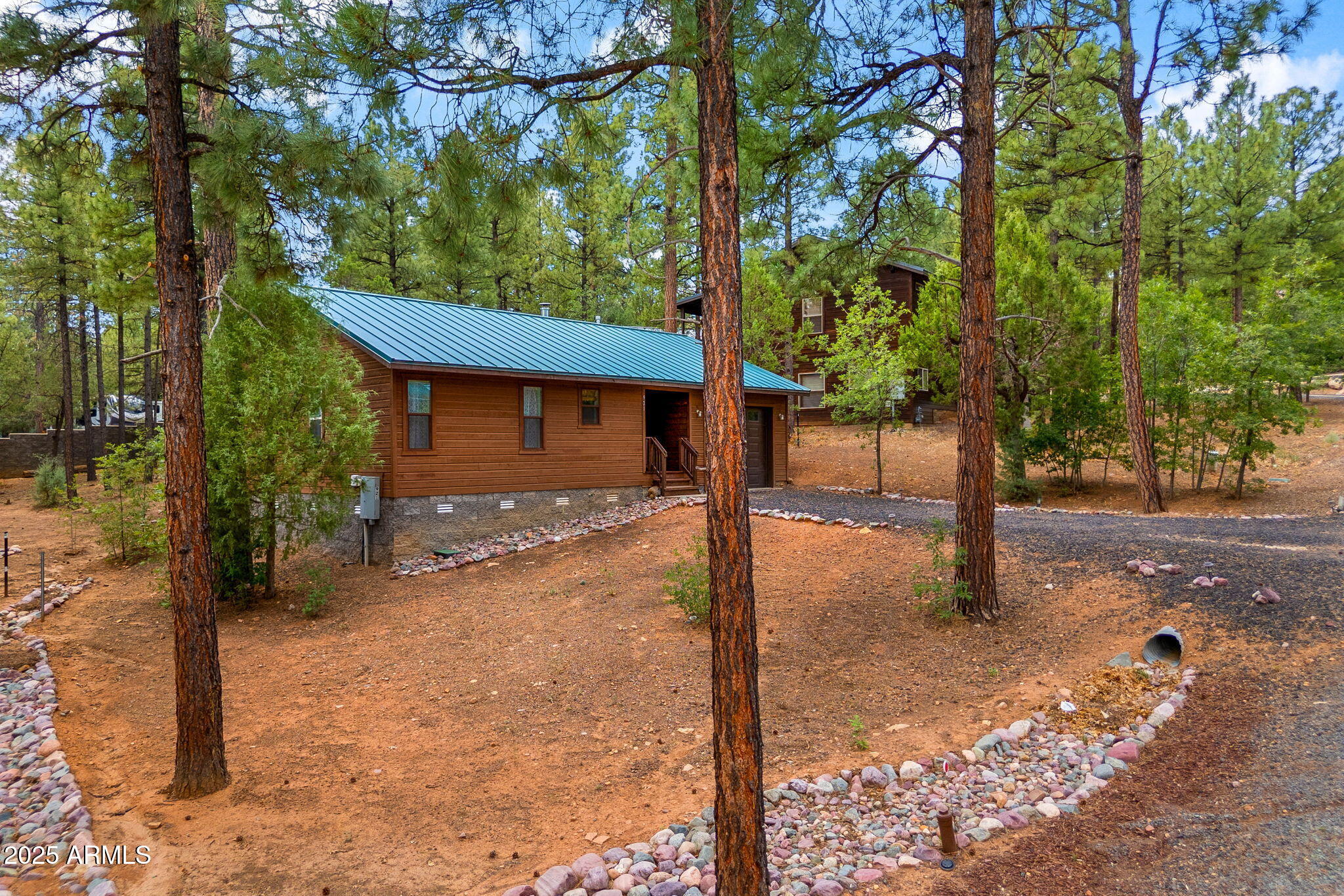 921 E Lauren Court — photo