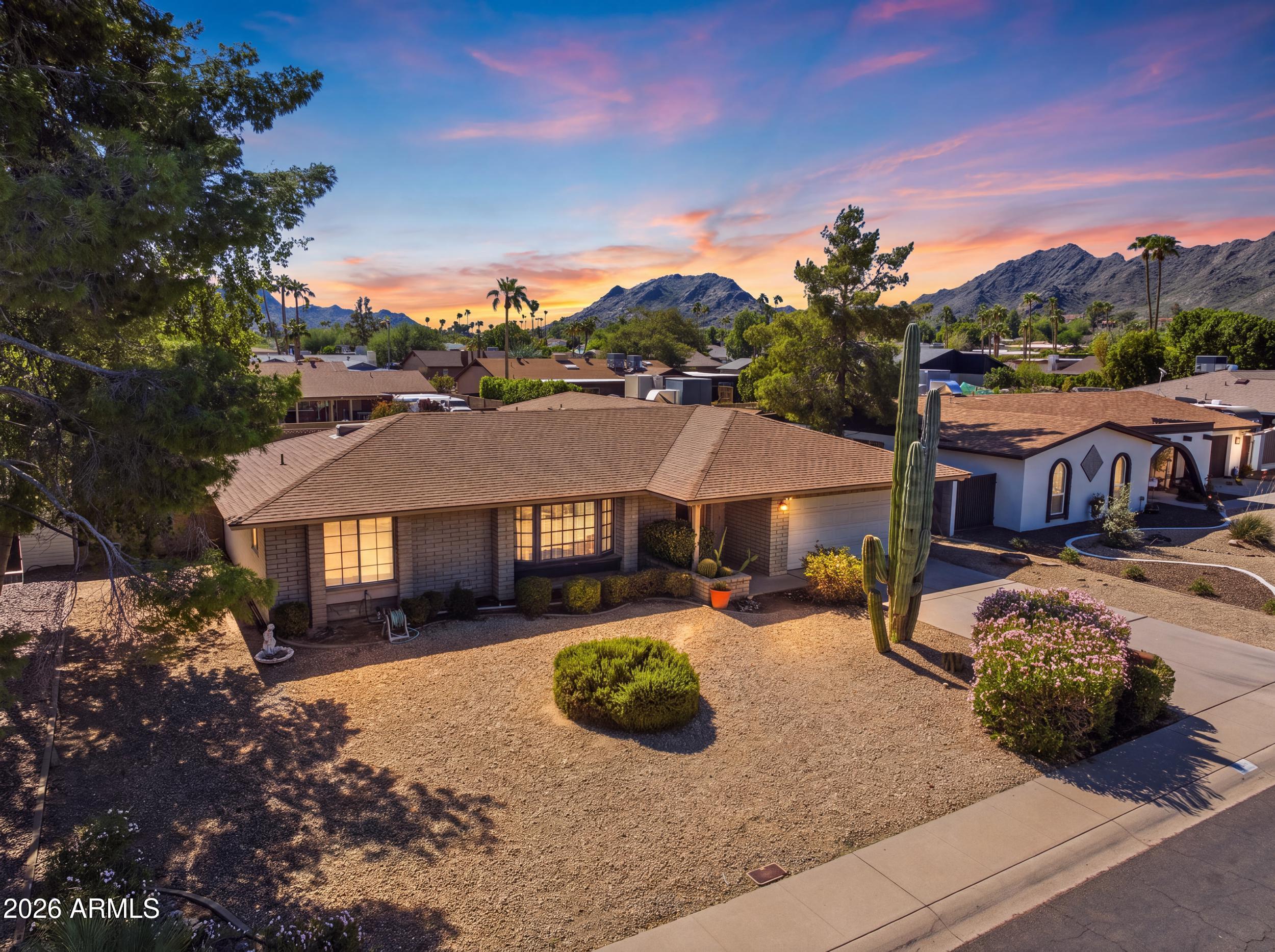 2627 E Cannon Drive — photo