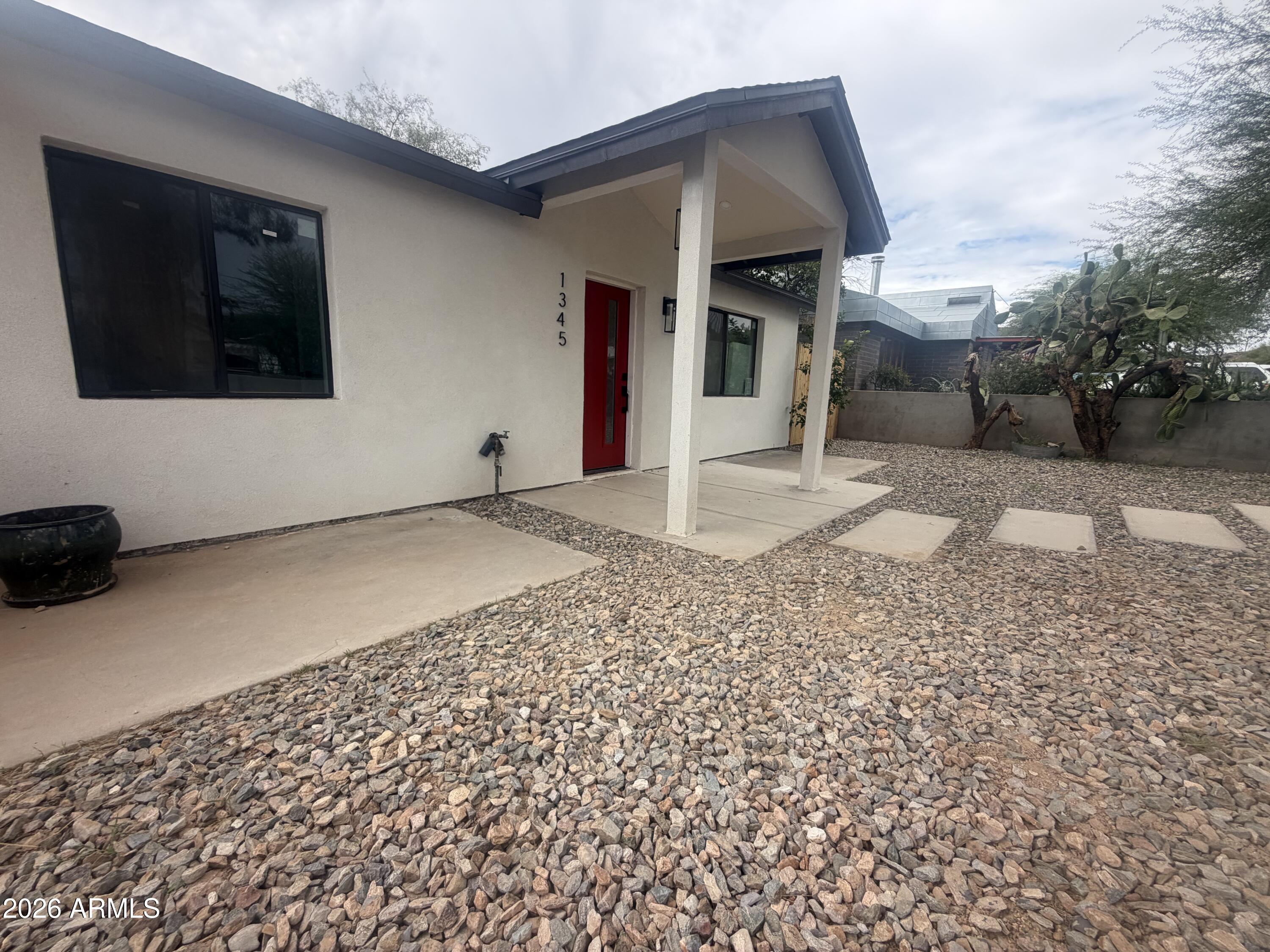 1345 E Shangri La Road — photo