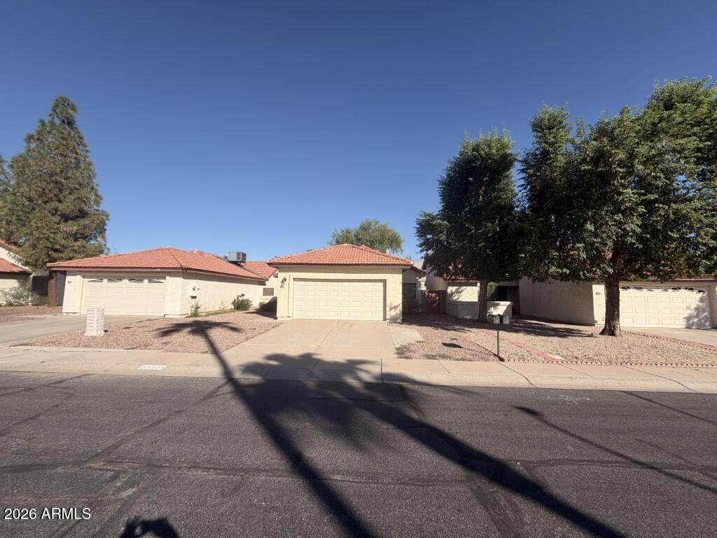 1105 N Willow Street — photo