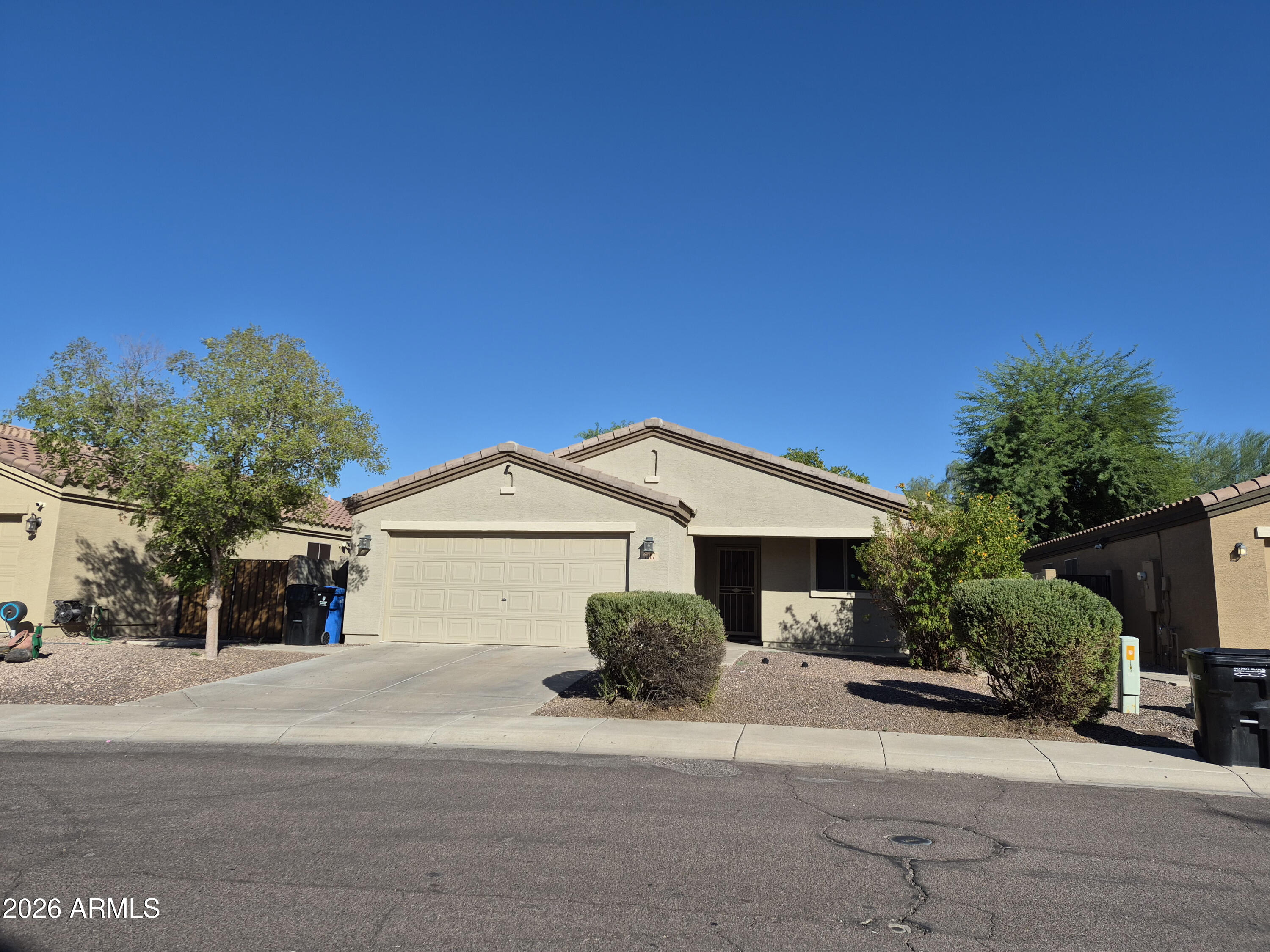 7407 S 37th Drive — photo