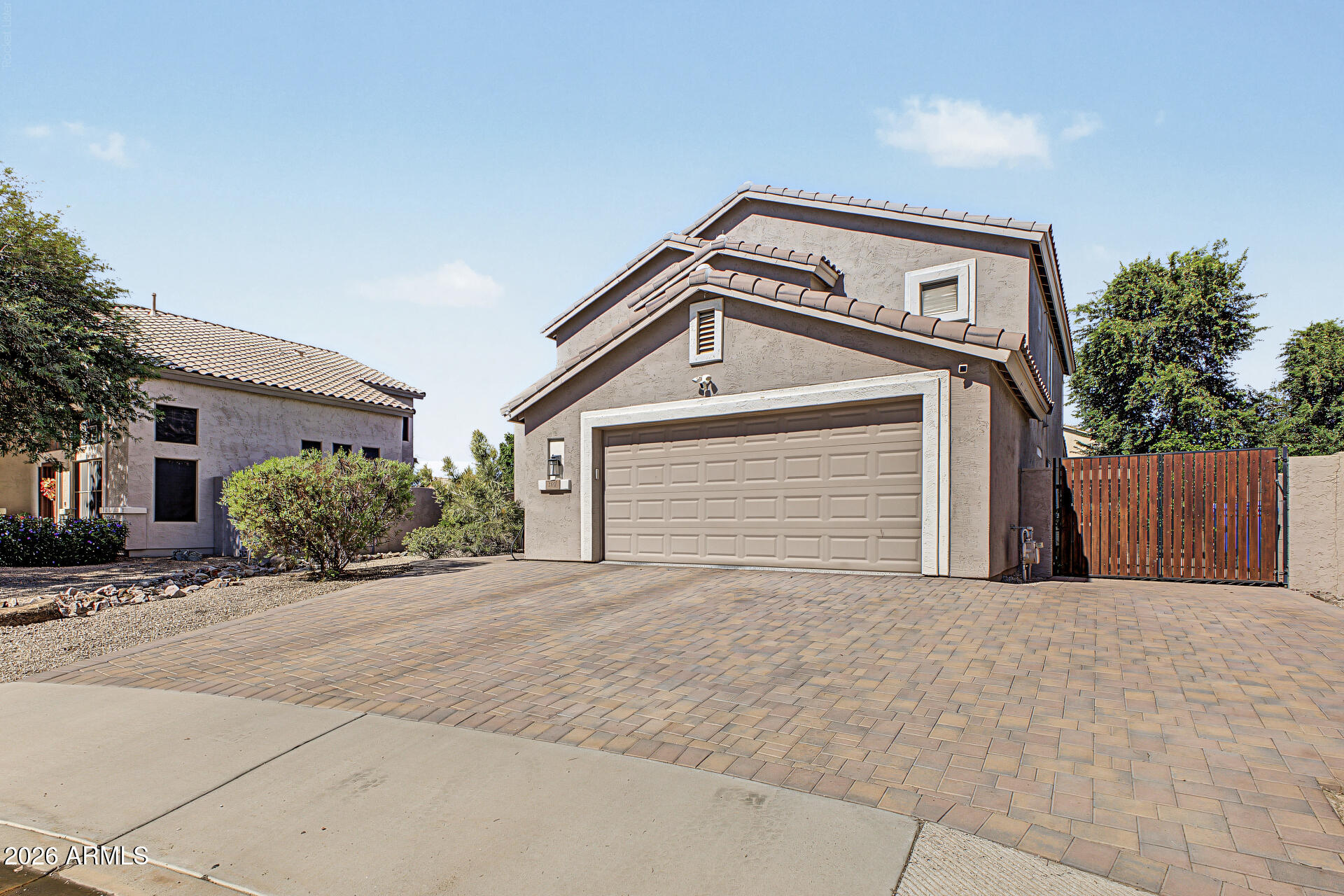 282 W Raven Drive — photo