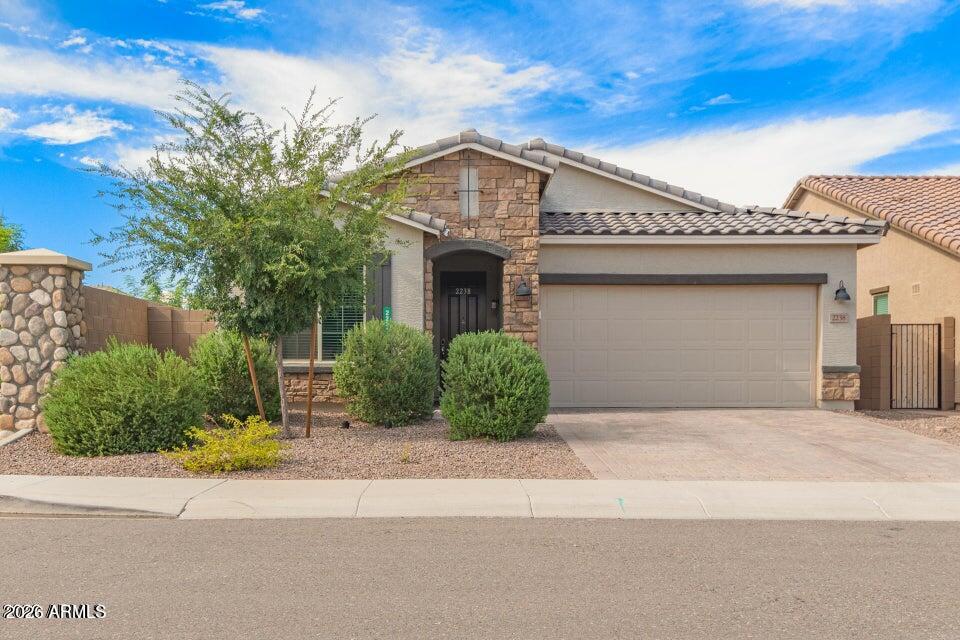 2238 W Emrie Avenue — photo