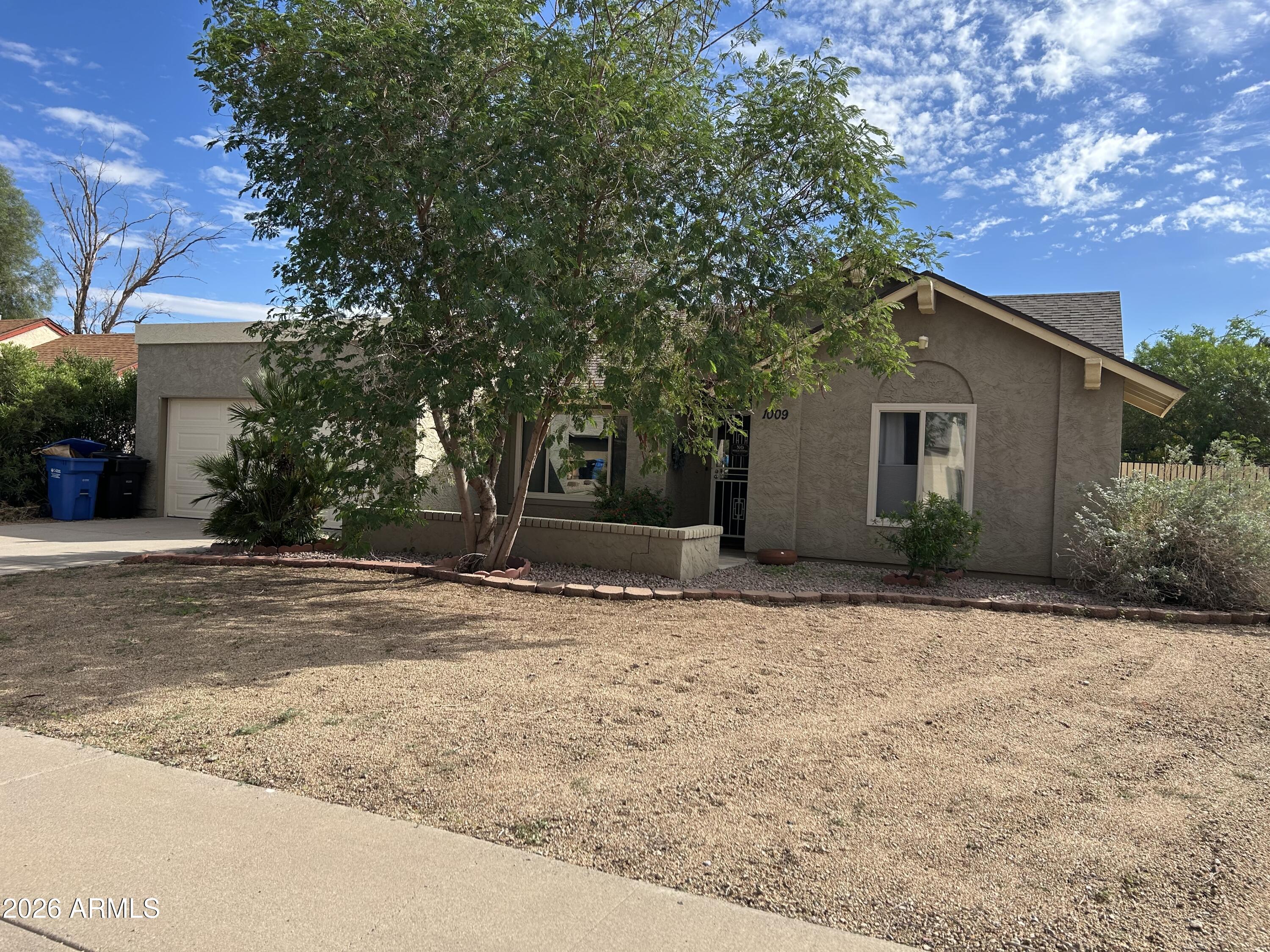 1009 W Ross Avenue — photo