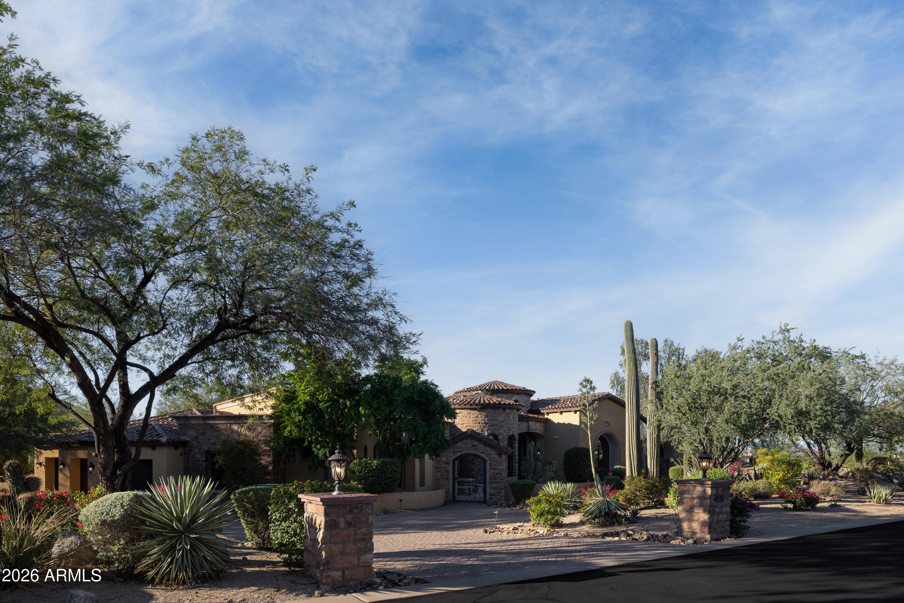 4037 N Pinnacle Hills Circle — photo
