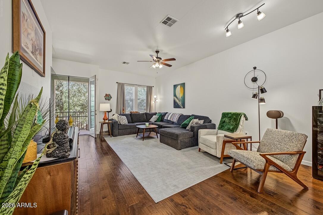 124 N California Street Unit 19 — photo