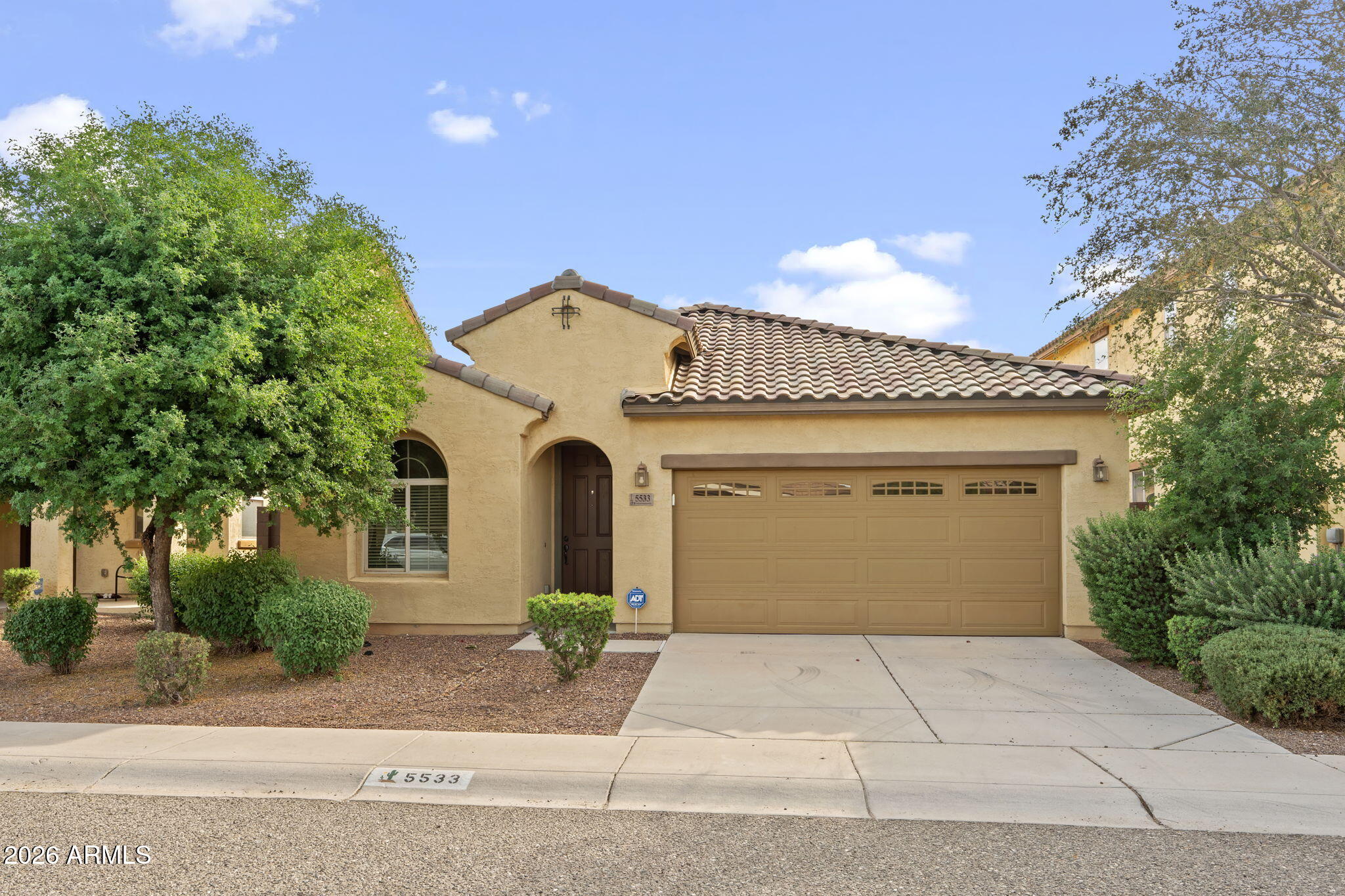 5533 W Desert Hollow Drive — photo