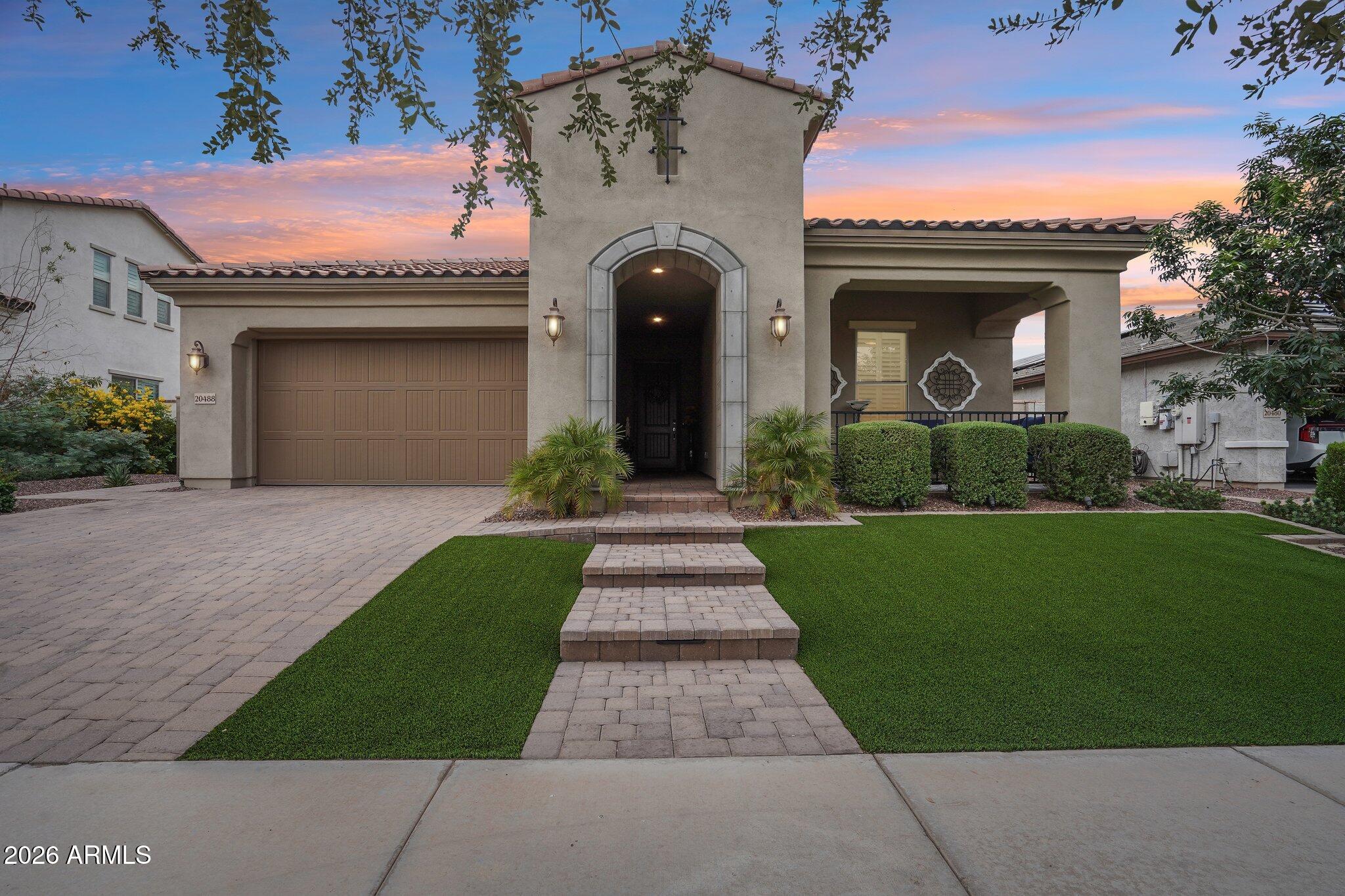 20488 W Delaney Drive — photo