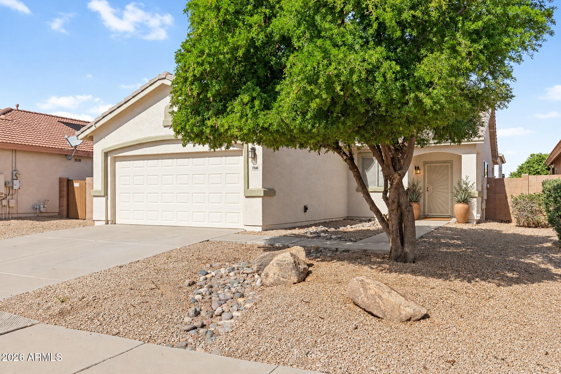 17040 W Aberdeen Drive — photo