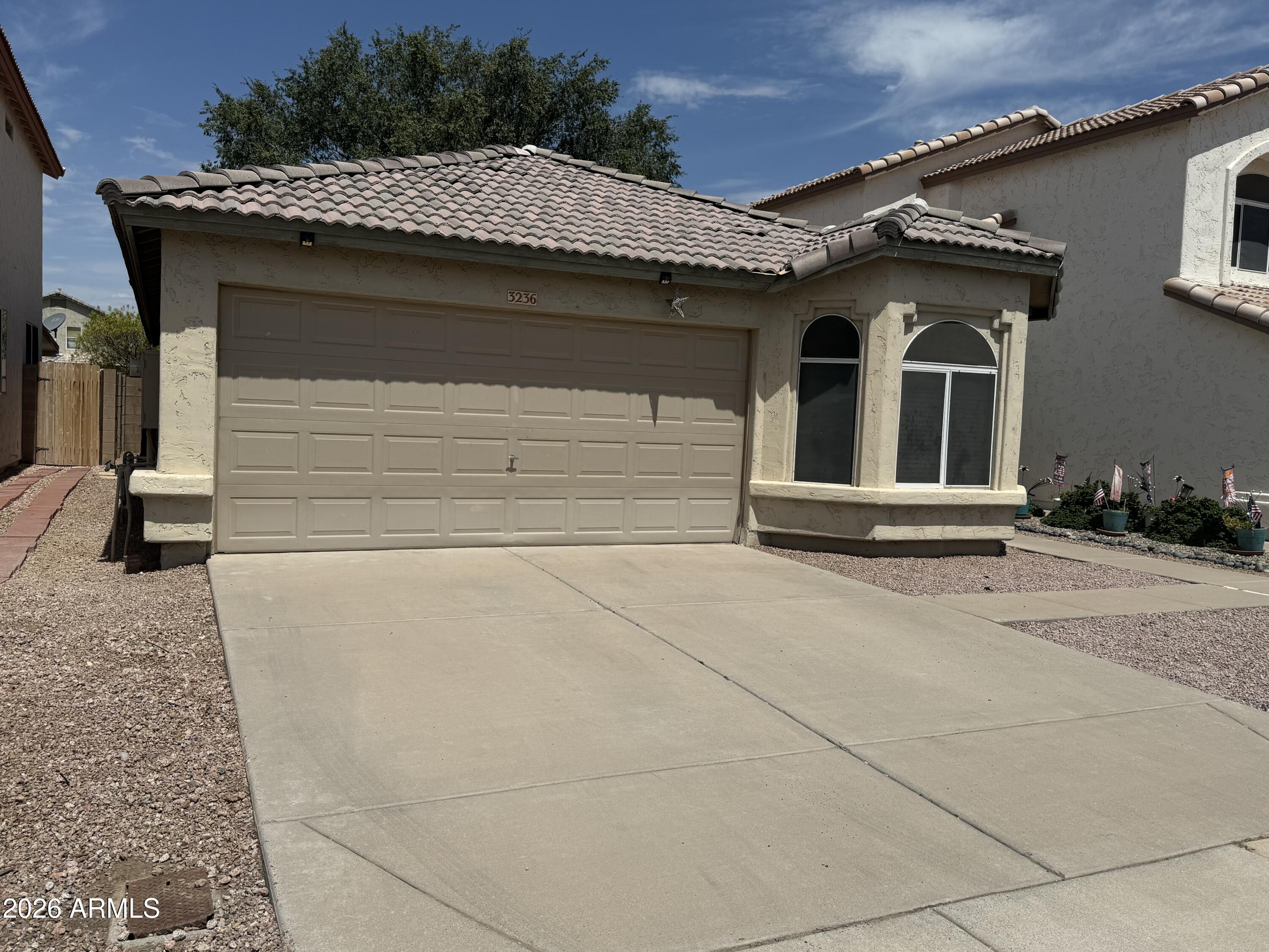 3236 E Kerry Lane — photo