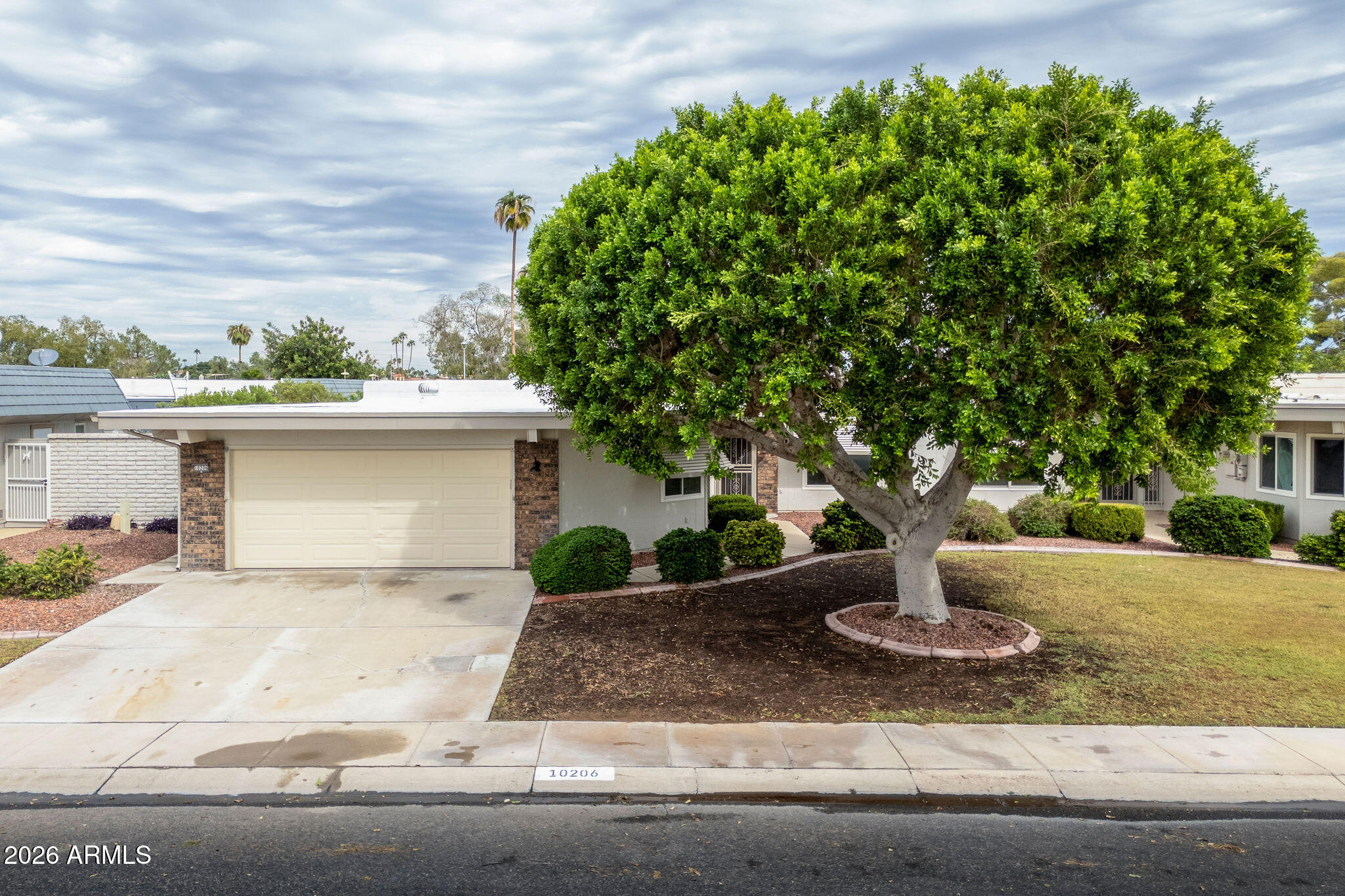 10206 W Pineaire Drive — photo