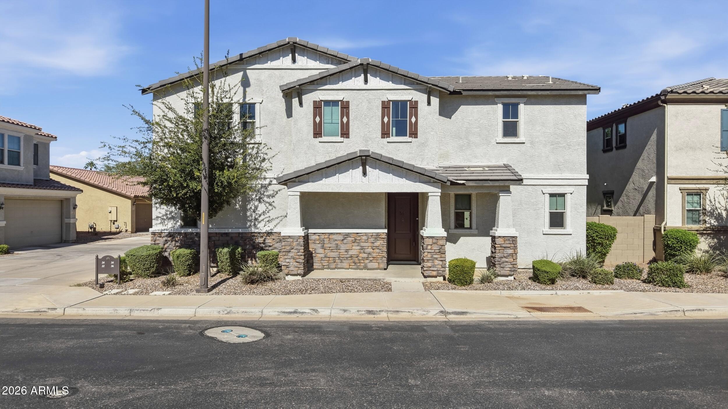 36 E Constitution Drive — photo