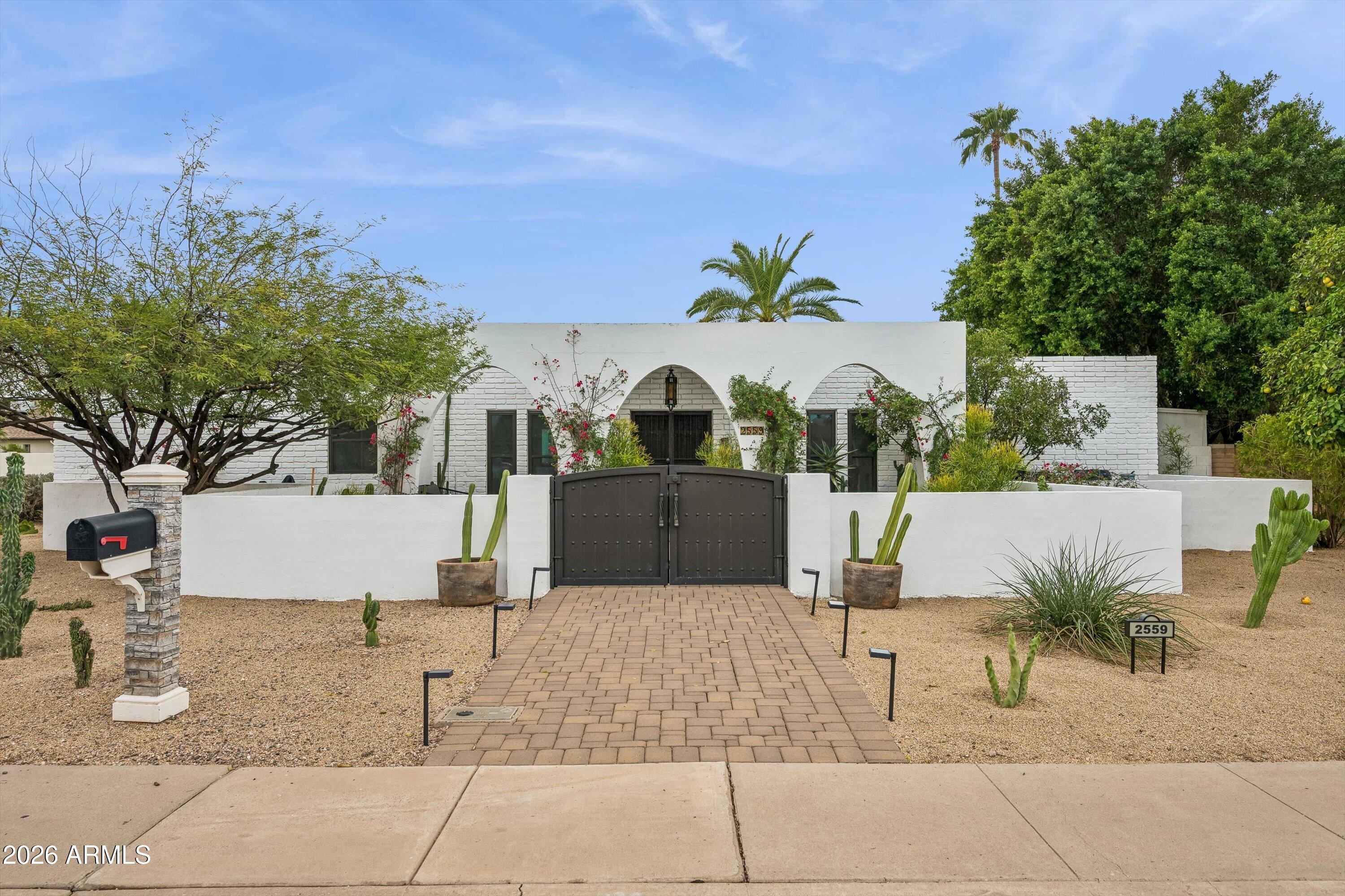 2559 E Fox Street — photo