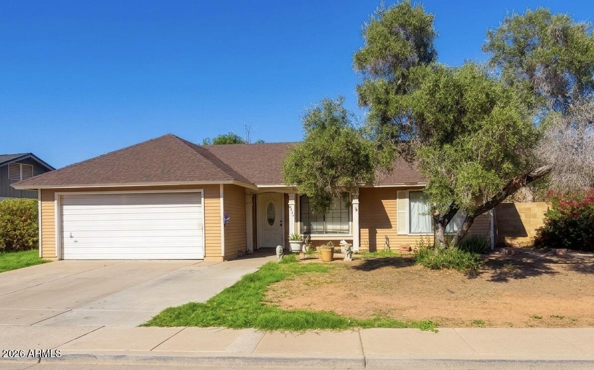 2318 E Carol Avenue — photo