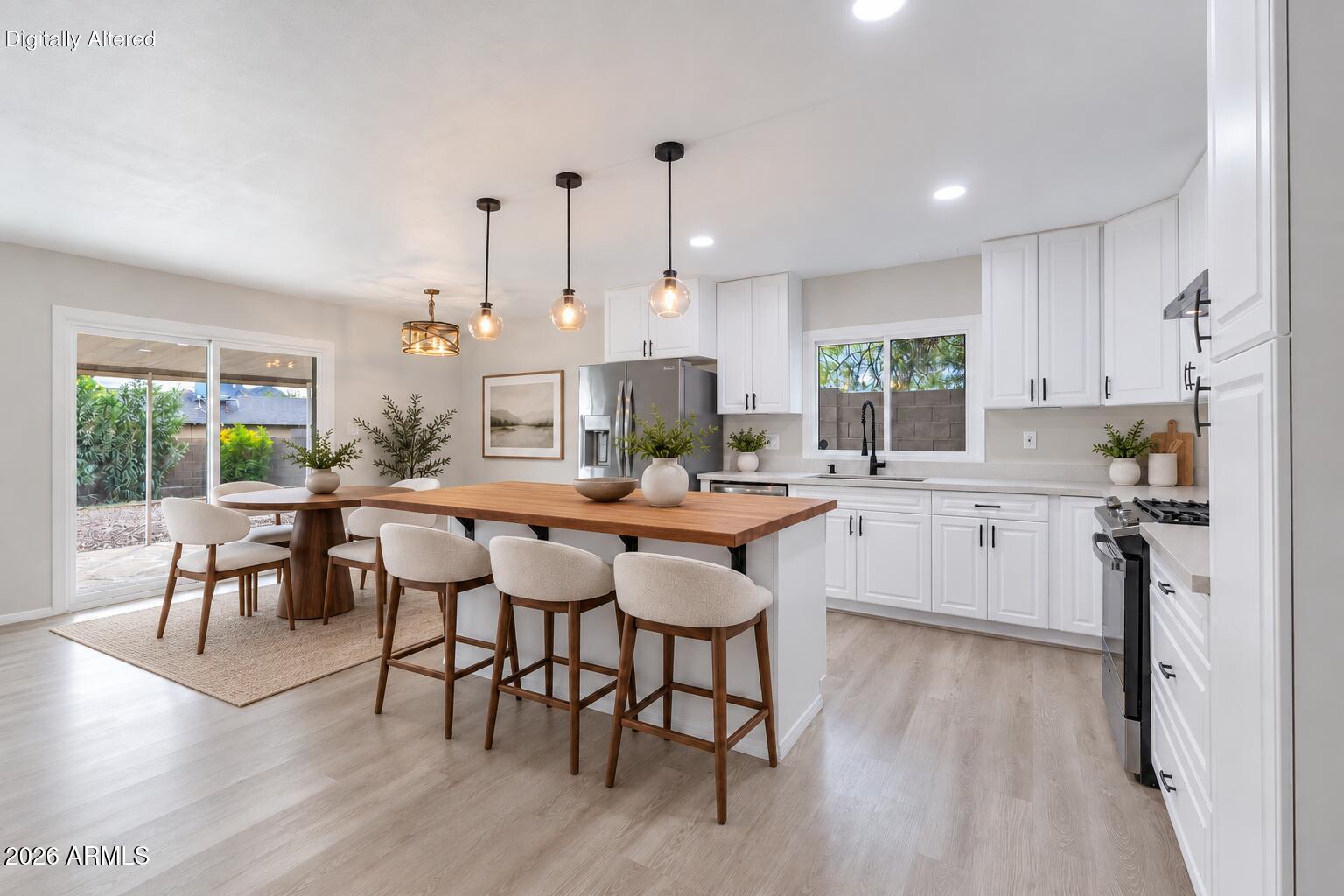 2423 E Dahlia Drive — photo