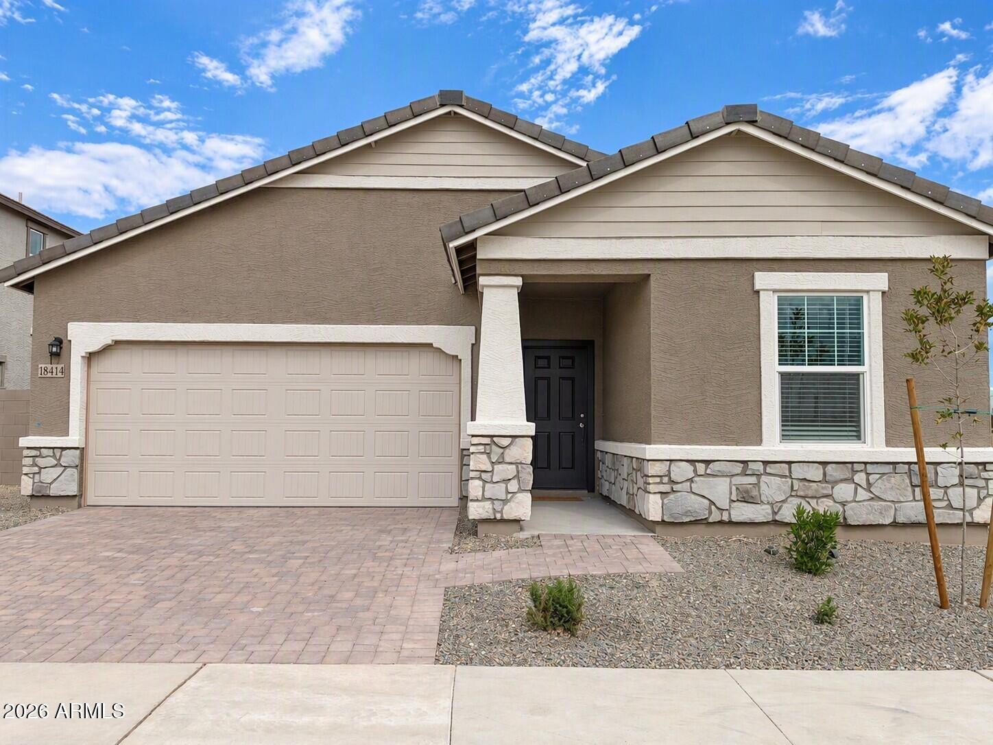 18427 W Buchanan Street — photo