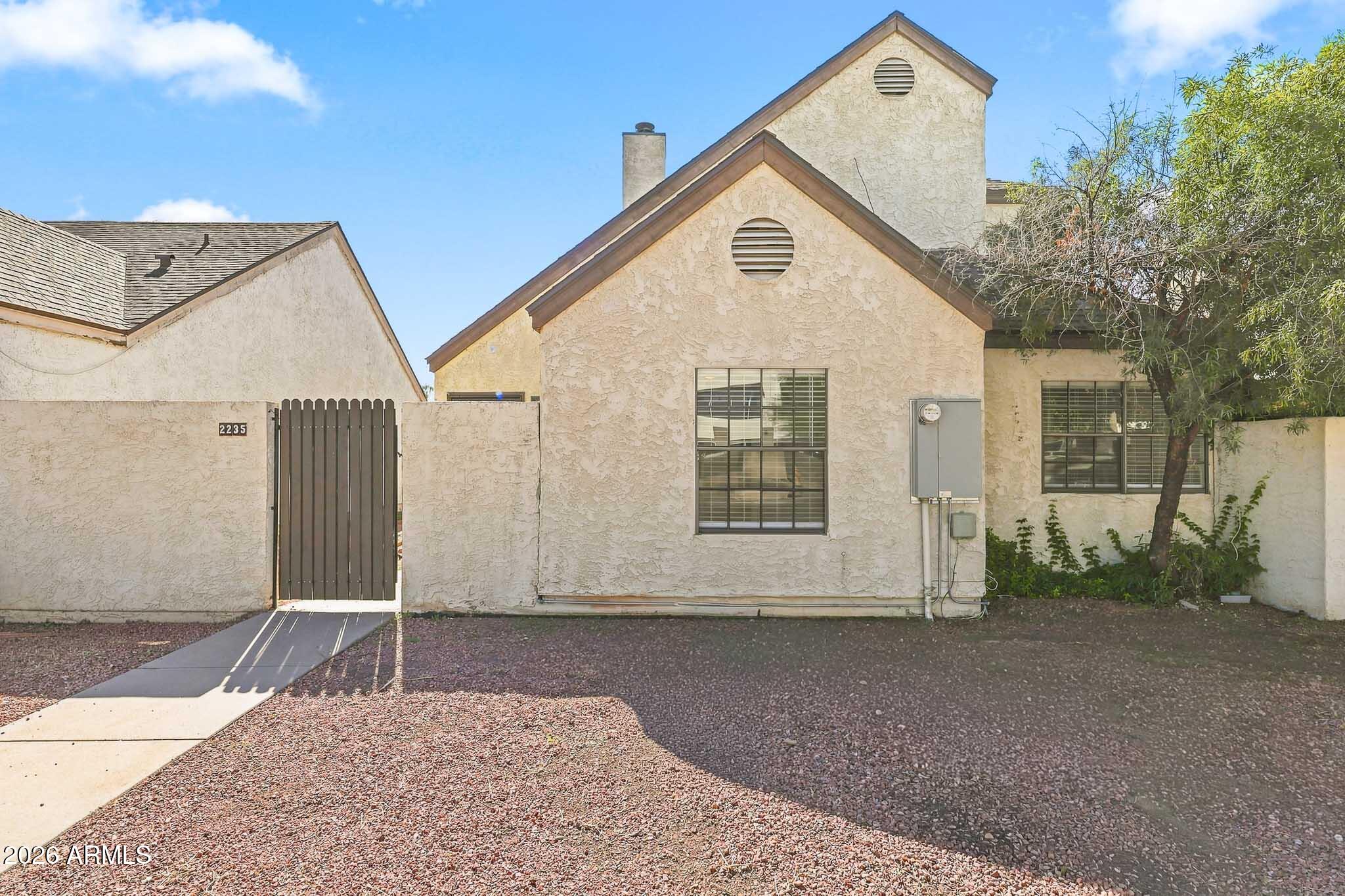 2235 W Rose Garden Lane — photo