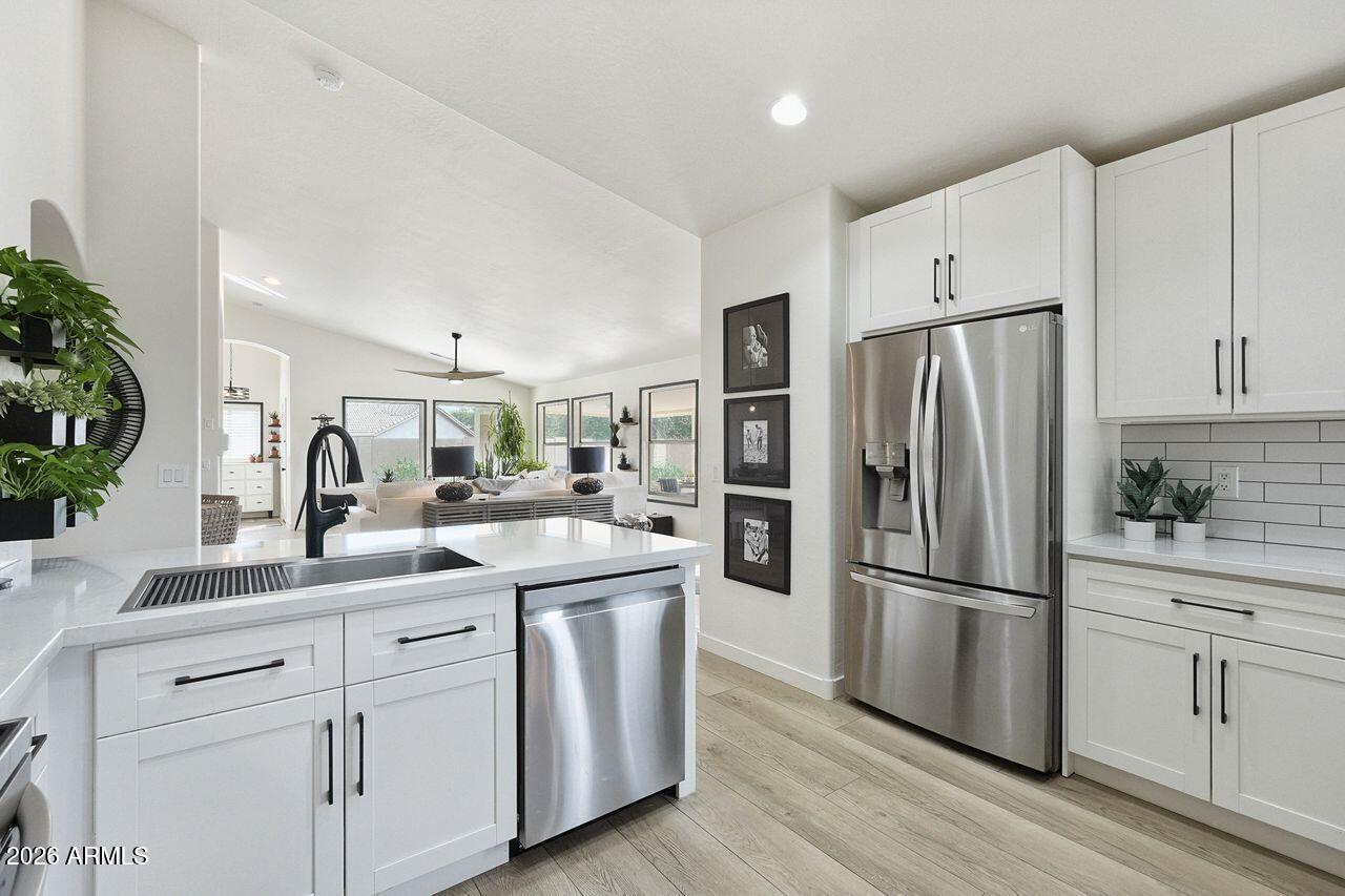 10407 W Tonopah Drive — photo
