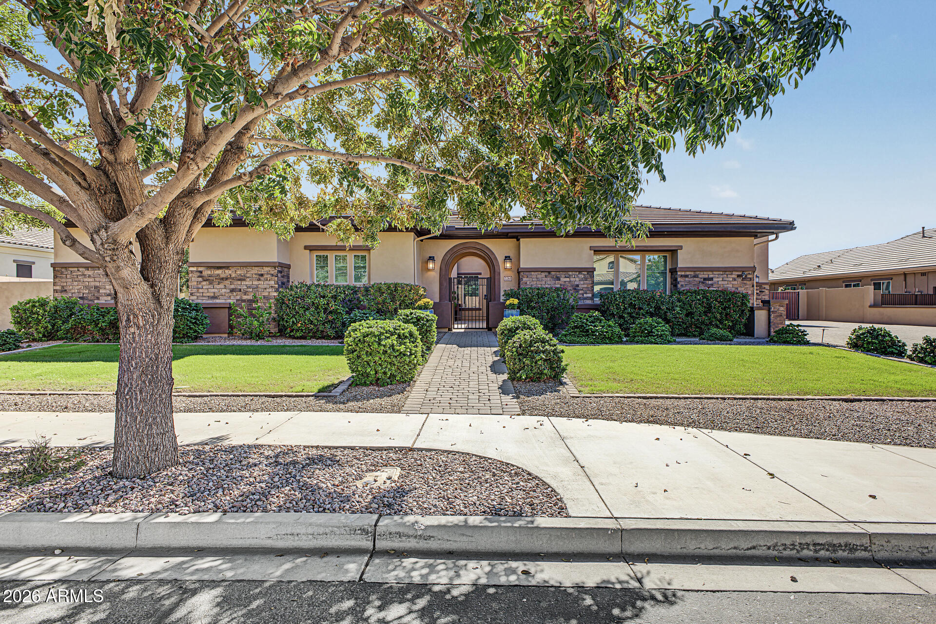 2263 E Crescent Way — photo