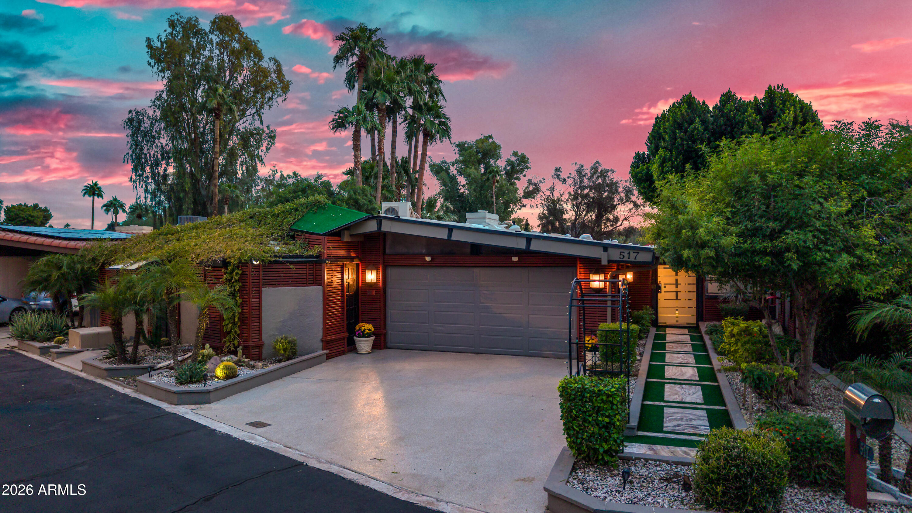 517 W Gibraltar Lane — photo