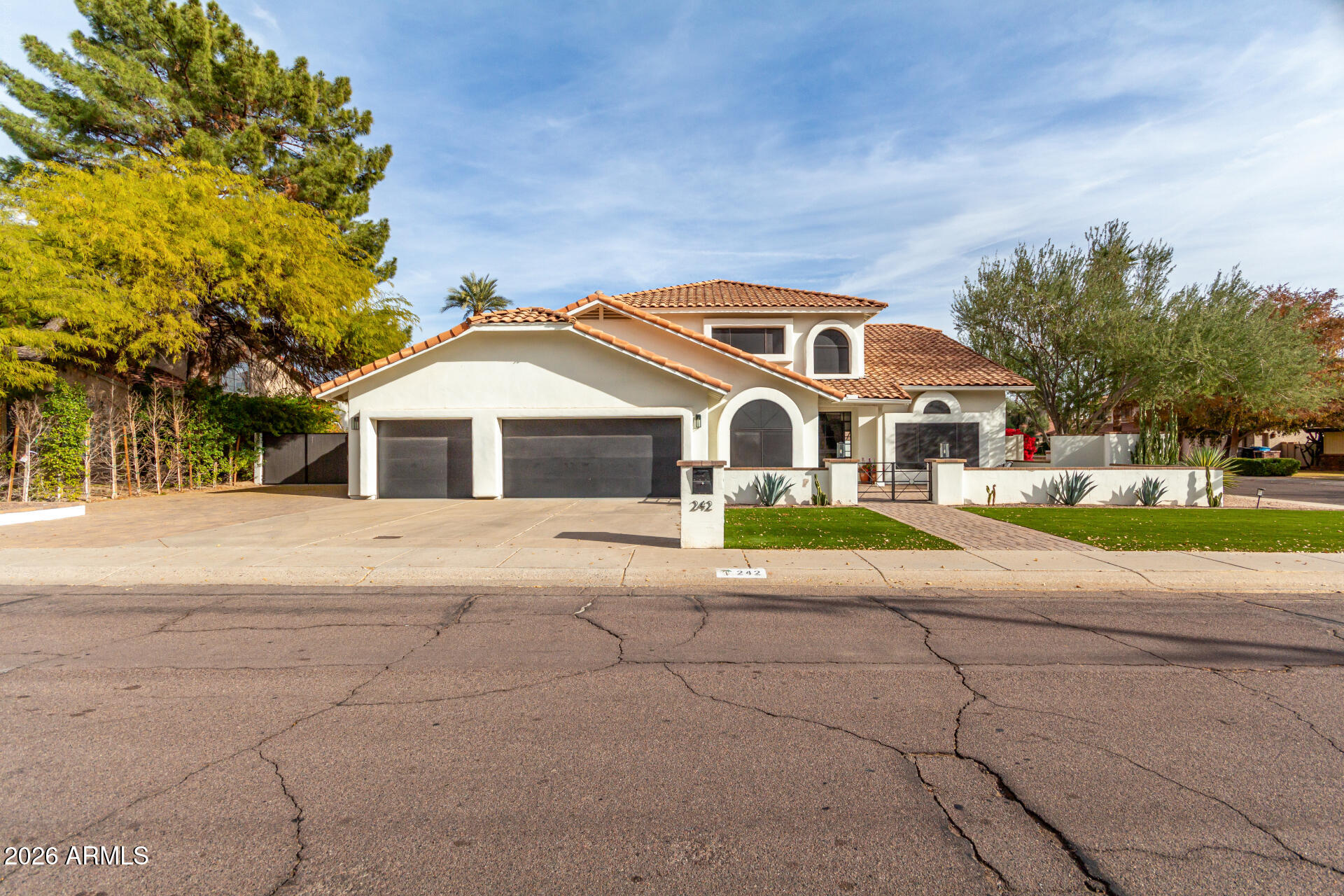 242 W Royal Palm Road — photo